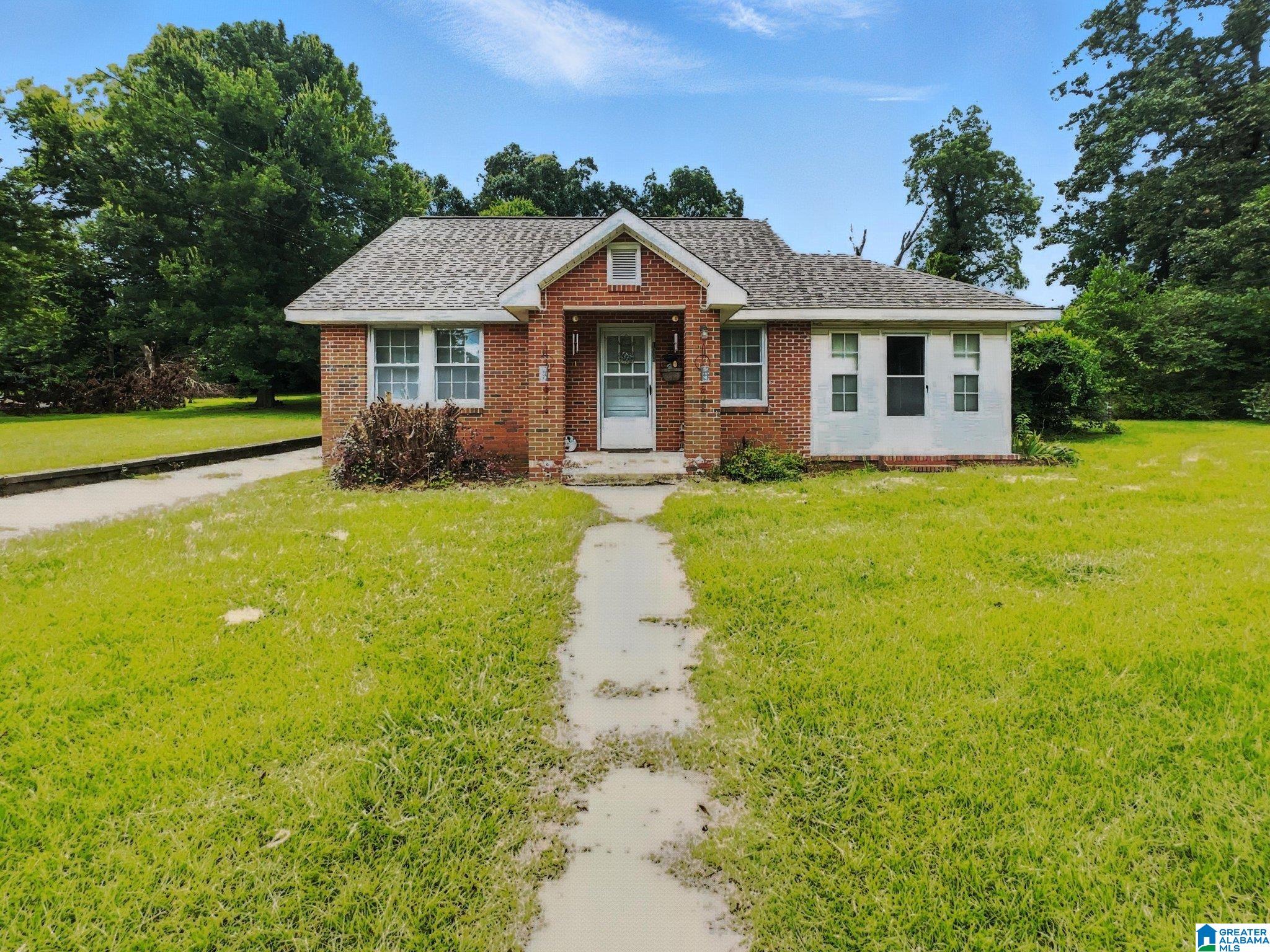 Homes for sale in Clanton, AL | 1006 2nd Avenue N, Clanton, AL 35045 | MLS# 21424367