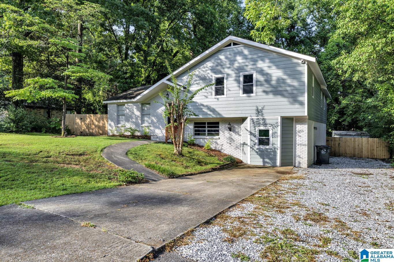 Homes for sale in Fultondale, AL | 3012 Debra Dr, Fultondale, AL 35068 | MLS# 21424665