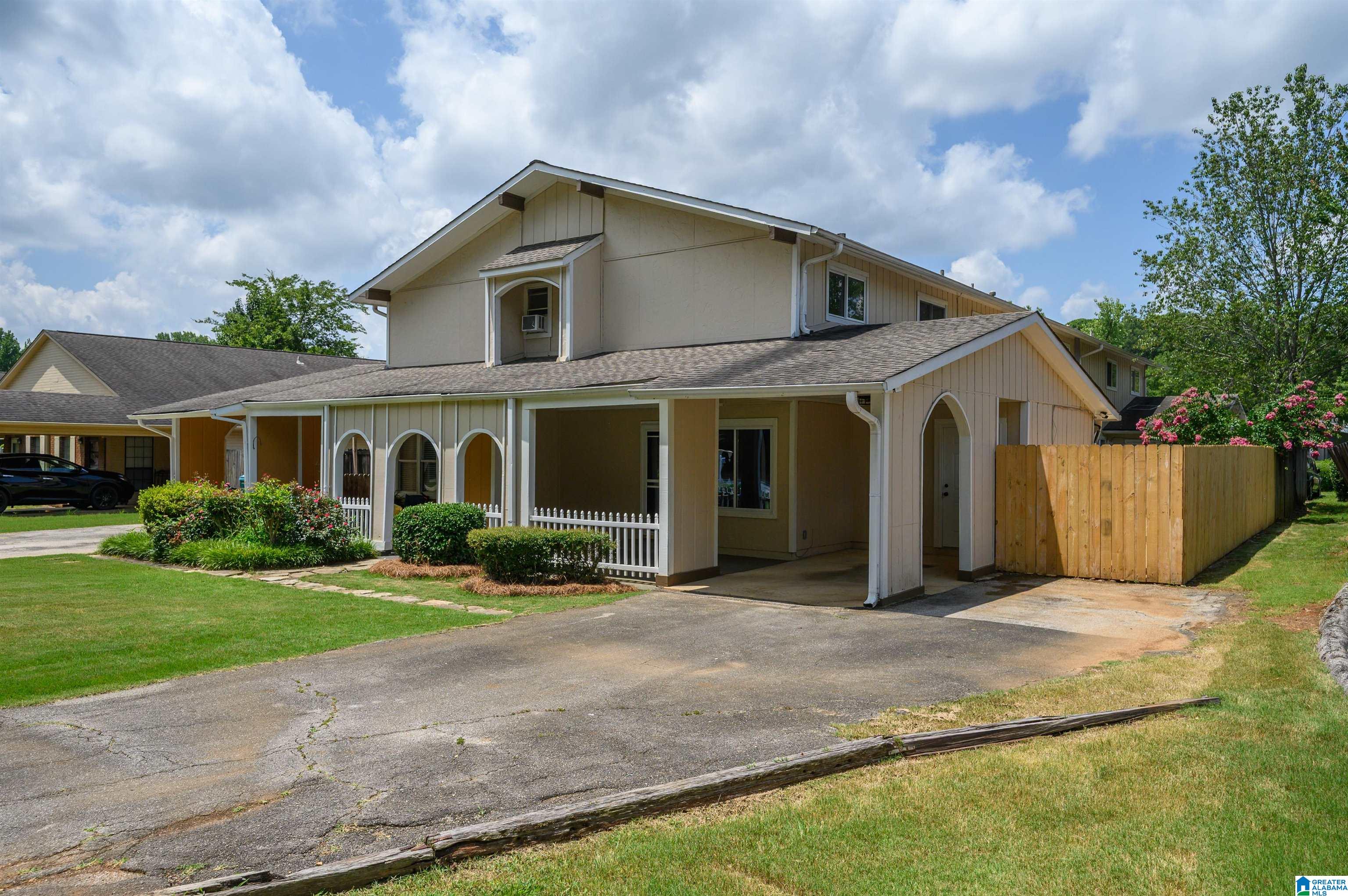 Homes for sale in Center Point, AL | 1834 Oakleaf Lane, Center Point, AL 35215 | MLS# 21424690