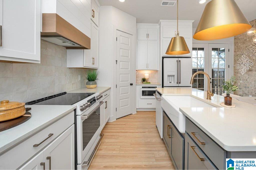 Homes for sale in Hoover, AL | 1698 Thatcham Lane, Hoover, AL 35244 | MLS# 21424708