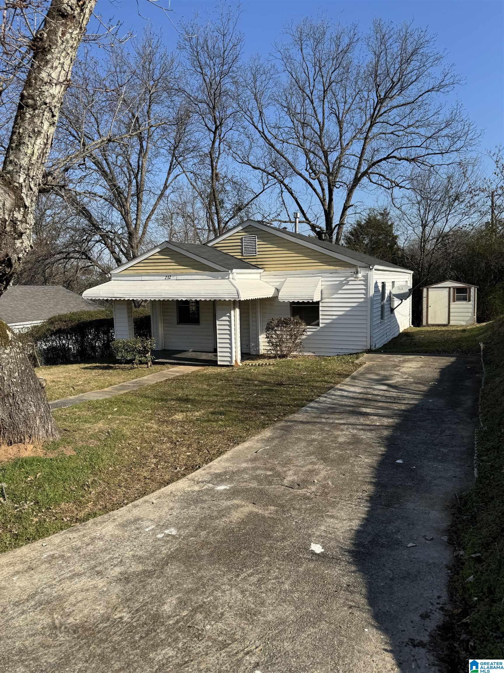 232 FLORA STREET SW