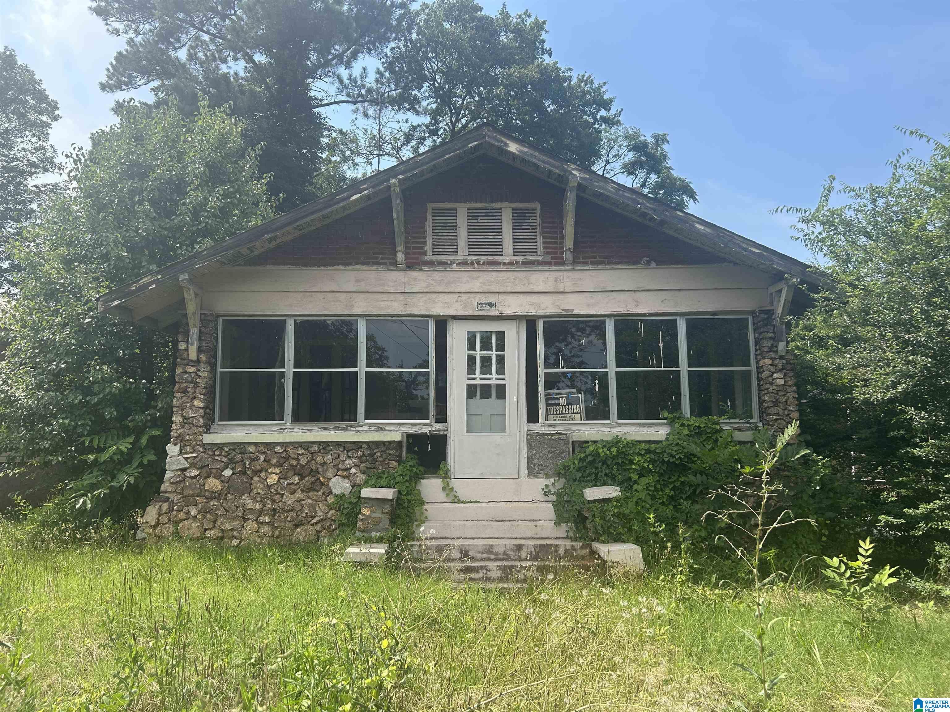 Homes for sale in Birmingham, AL | 412 Sw Princeton Avenue, Birmingham, AL 35211 | MLS# 21424838