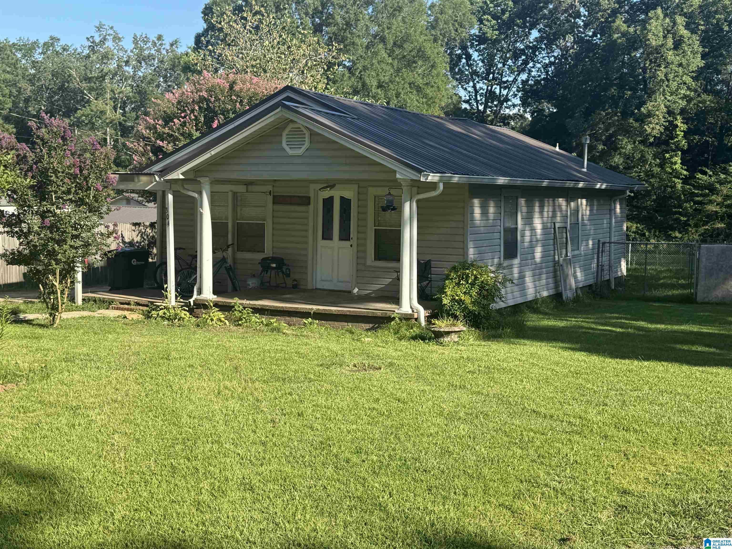 Homes for sale in Gadsden, AL | 304 Albany Street, Gadsden, AL 35903 | MLS# 21425153