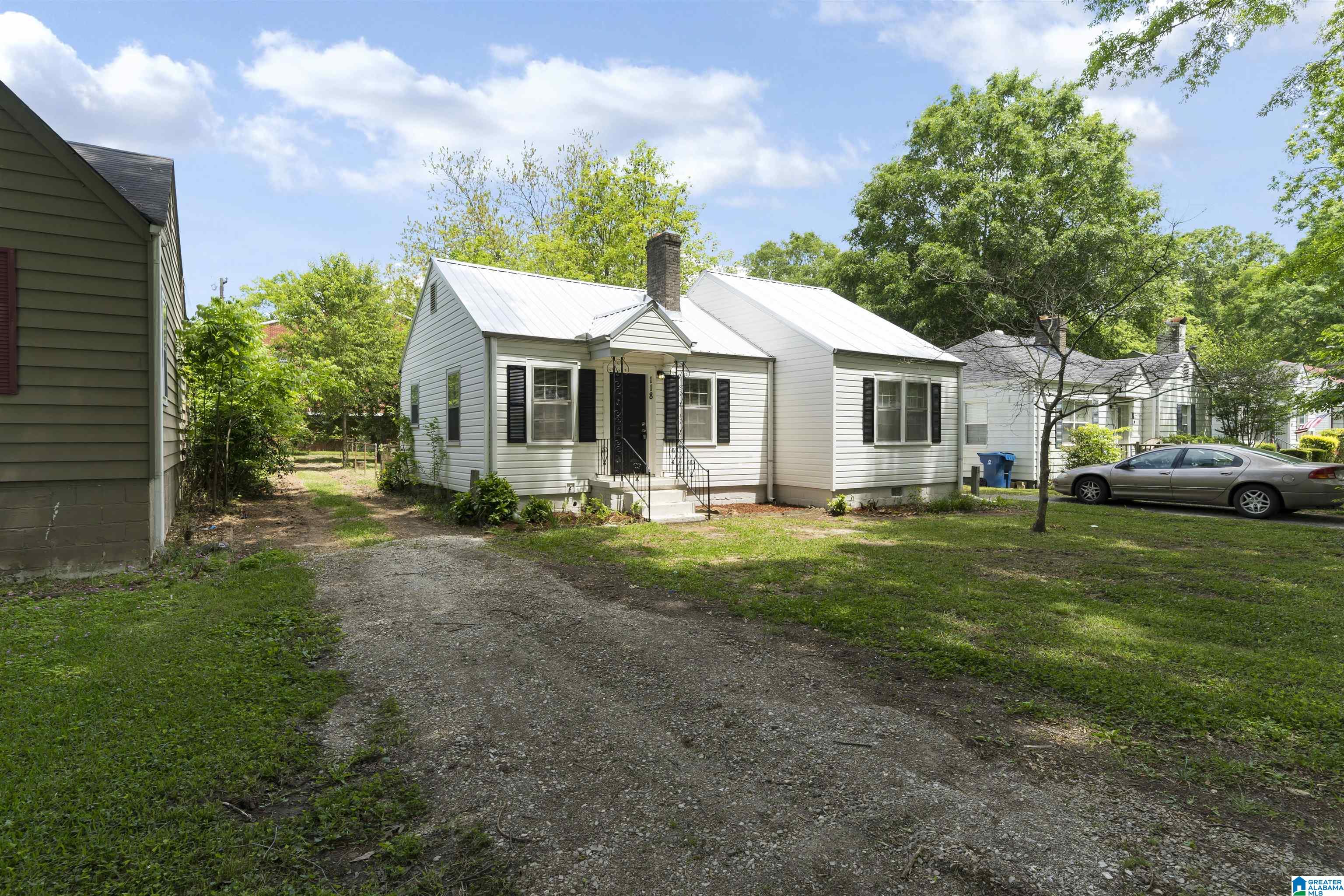 Homes for sale in Hueytown, AL | 118 June Avenue, Hueytown, AL 35023 | MLS# 21425910