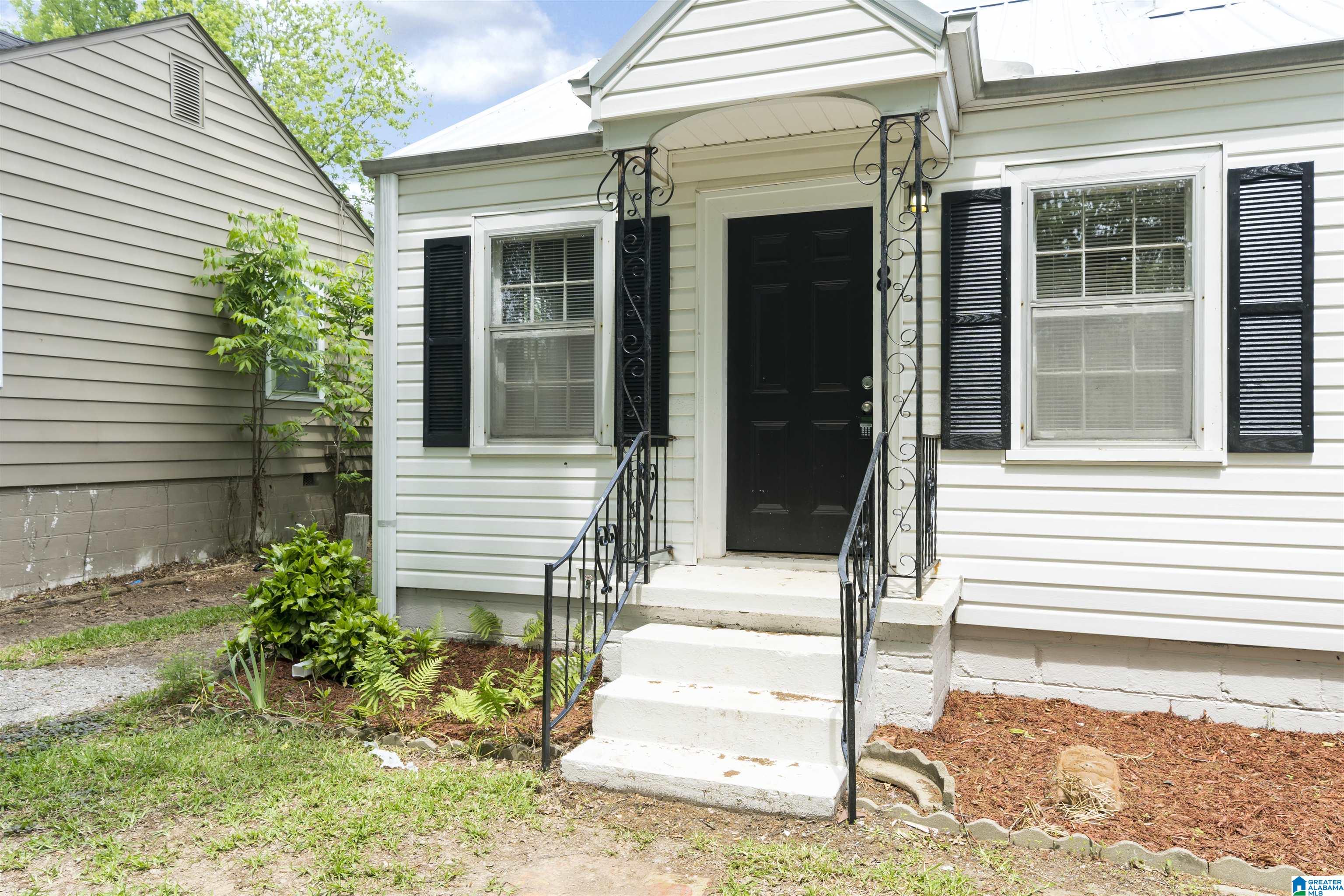 Homes for sale in Hueytown, AL | 118 June Avenue, Hueytown, AL 35023 | MLS# 21425910