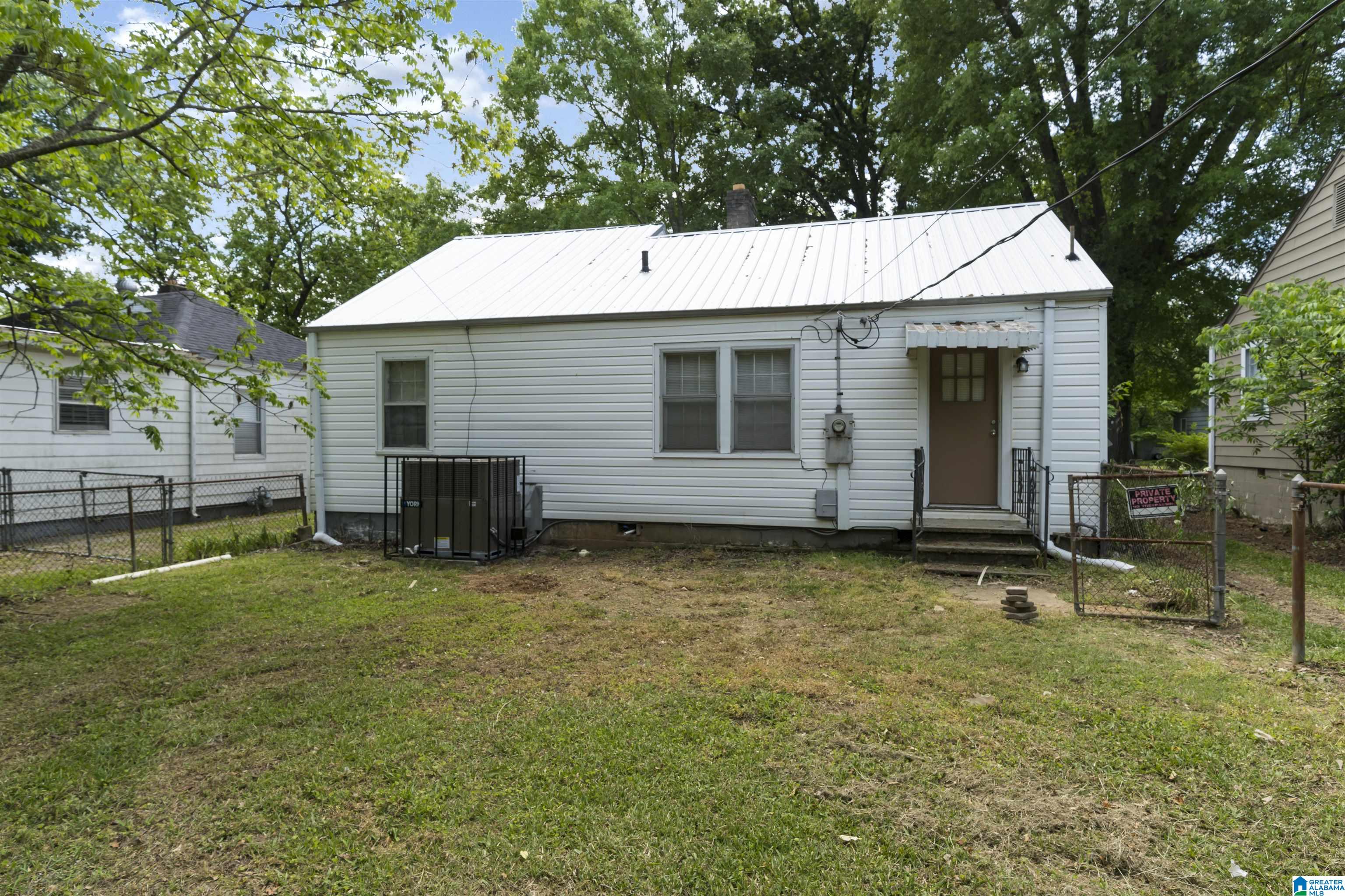 Homes for sale in Hueytown, AL | 118 June Avenue, Hueytown, AL 35023 | MLS# 21425910