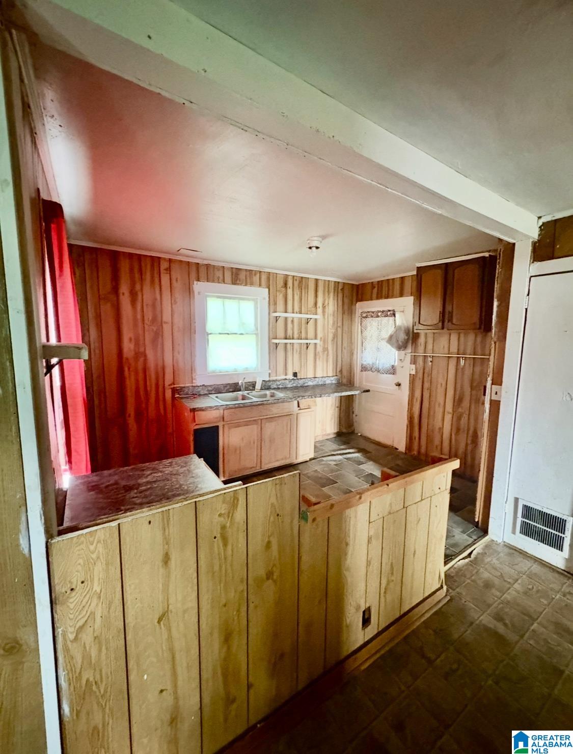 Homes for sale in Anniston, AL | 4217 Old Birmingham Hwy, Anniston, AL 36201 | MLS# 21425976