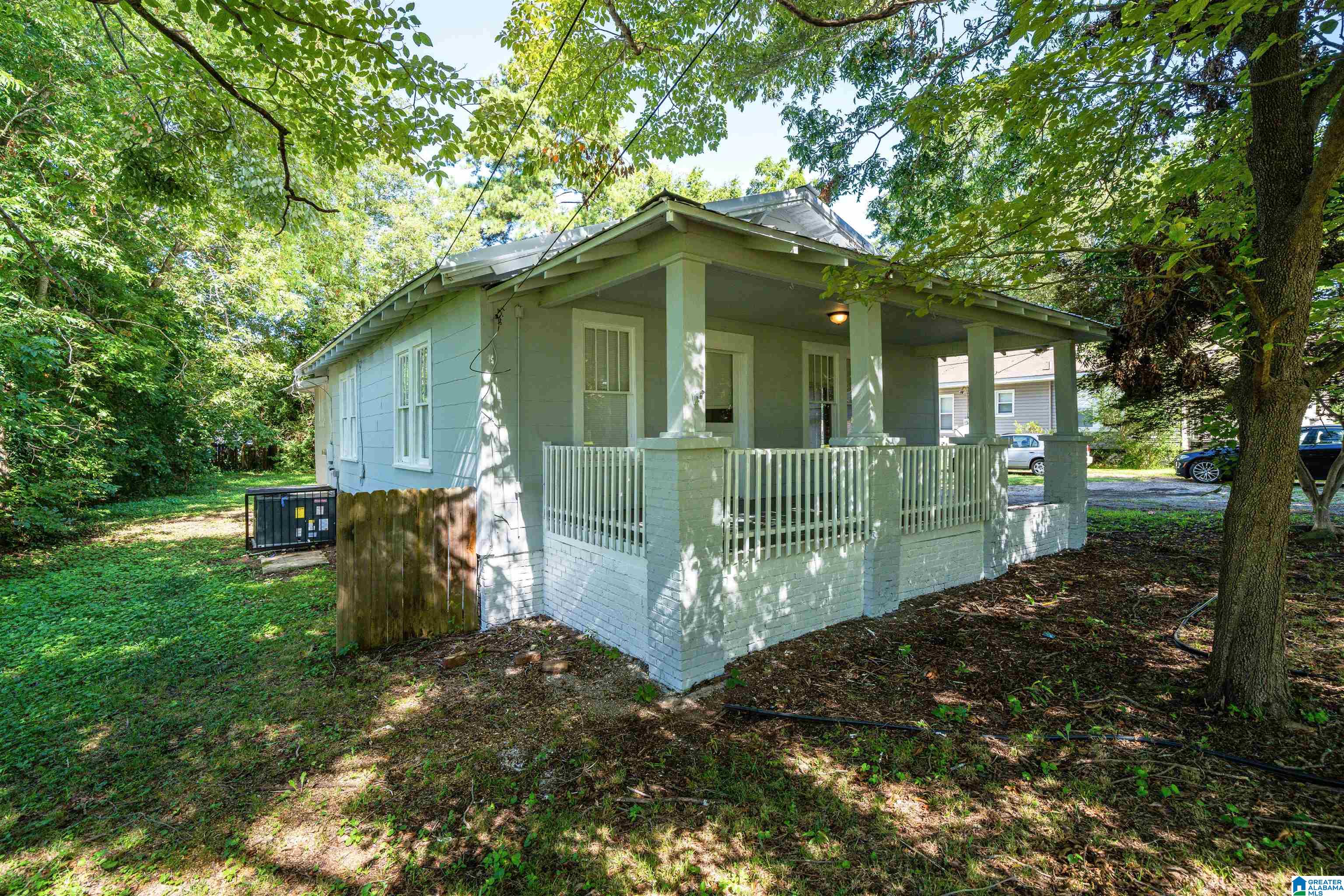 Homes for sale in Hueytown, AL | 2011 High School Road, Hueytown, AL 35023 | MLS# 21425998