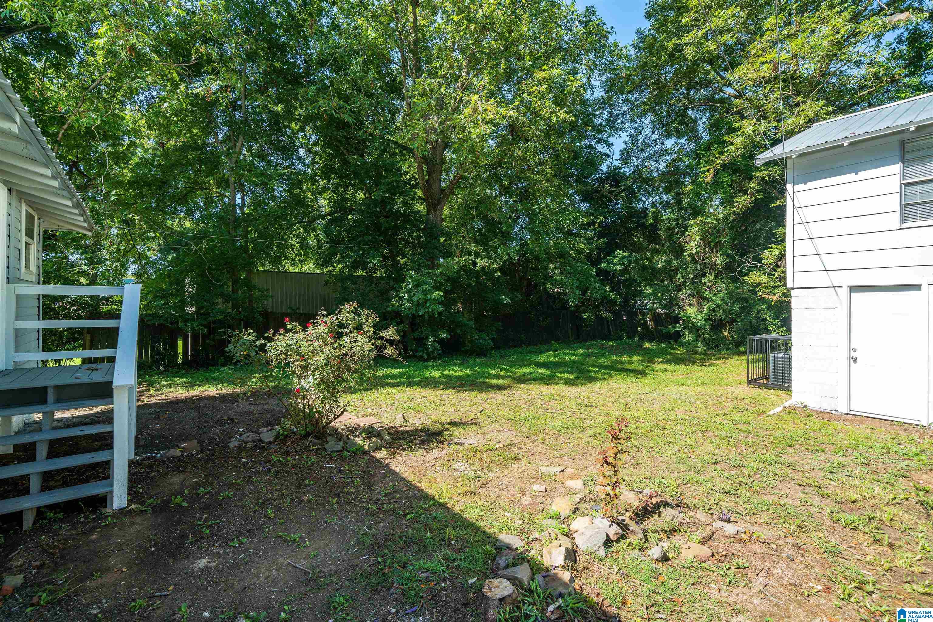 Homes for sale in Hueytown, AL | 2011 High School Road, Hueytown, AL 35023 | MLS# 21425998