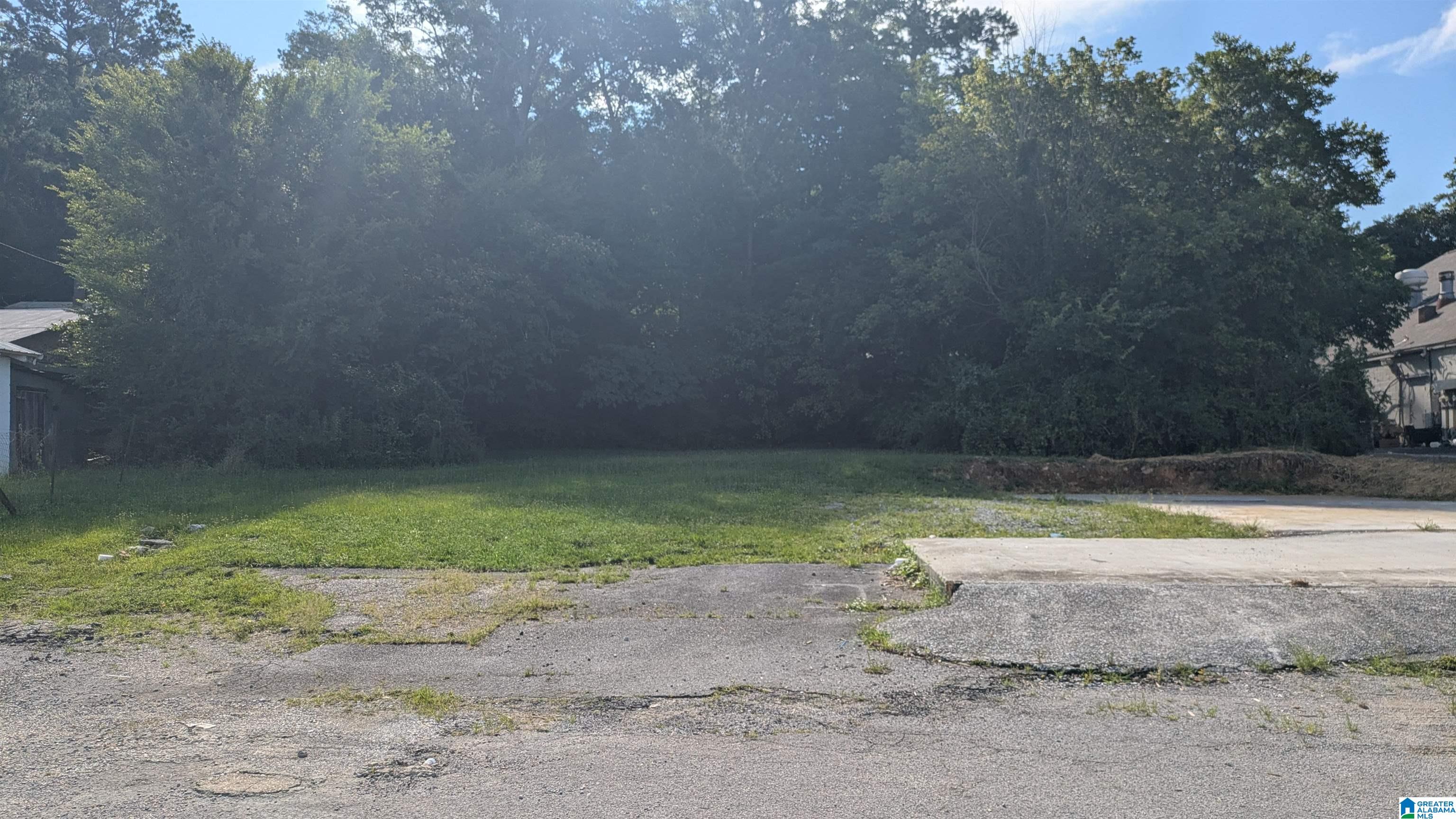 3557 PELHAM PARKWAY