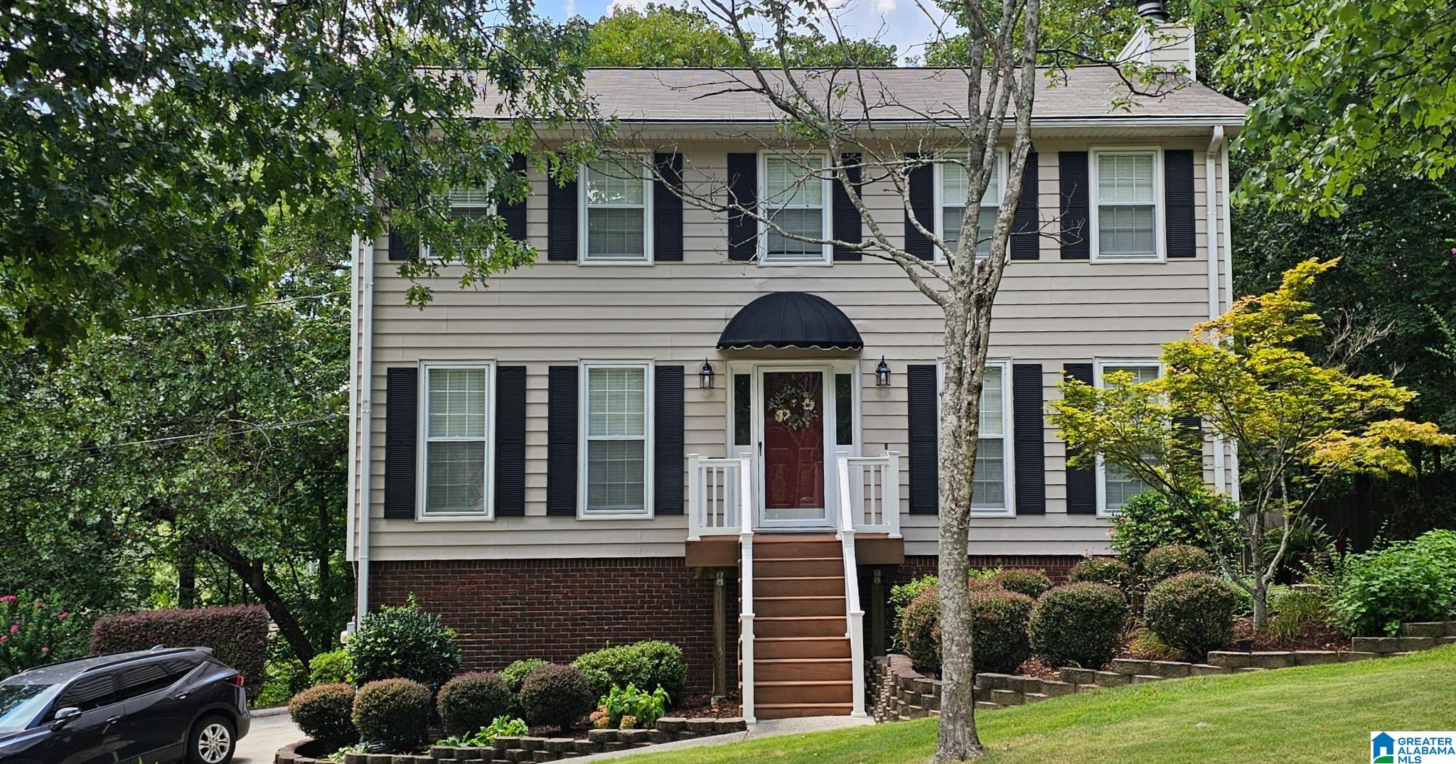 1407 E WHIRLAWAY