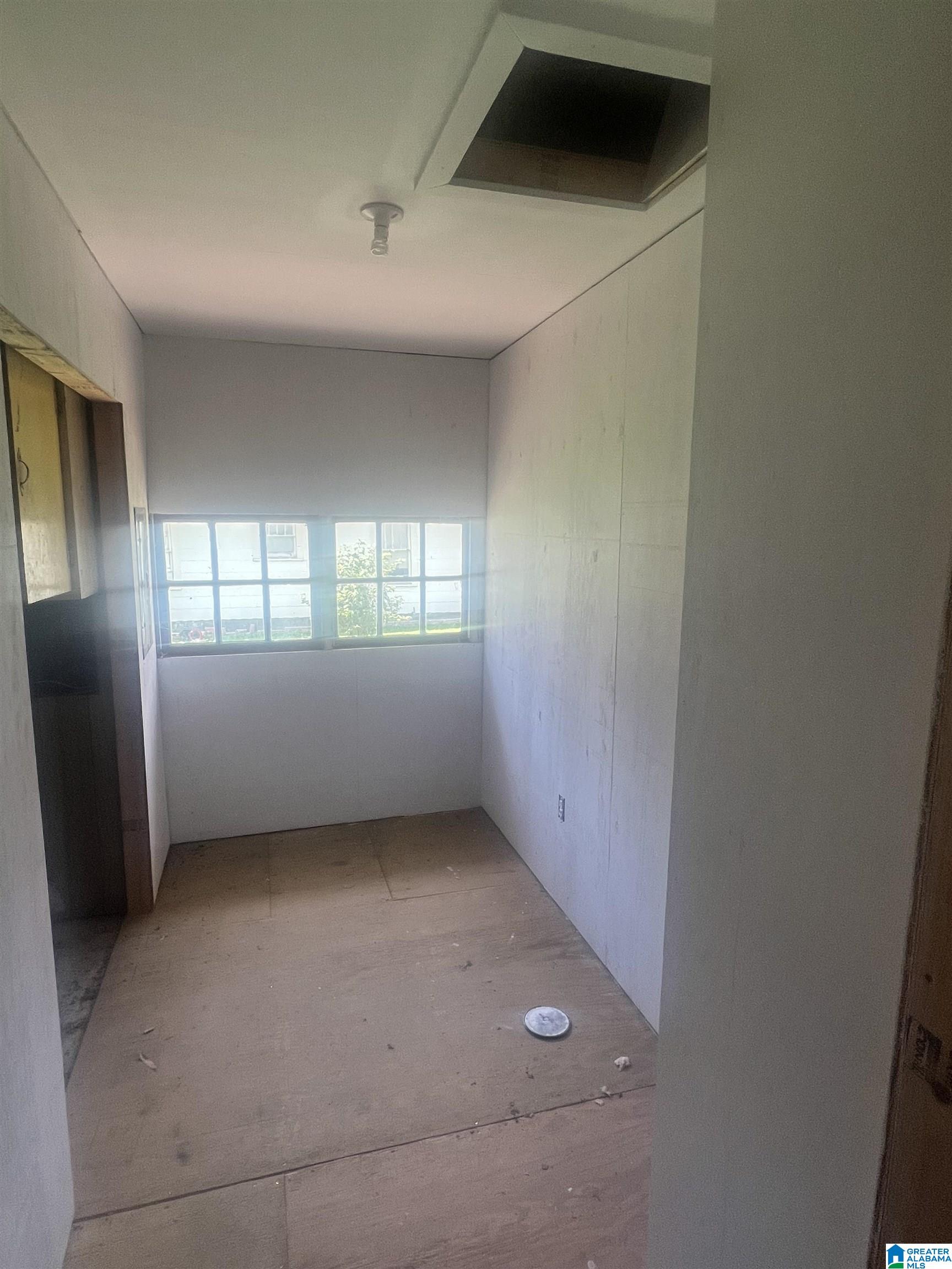 Homes for sale in Jasper, AL | 1007 10Th Street W, Jasper, AL 35501 | MLS# 21426509