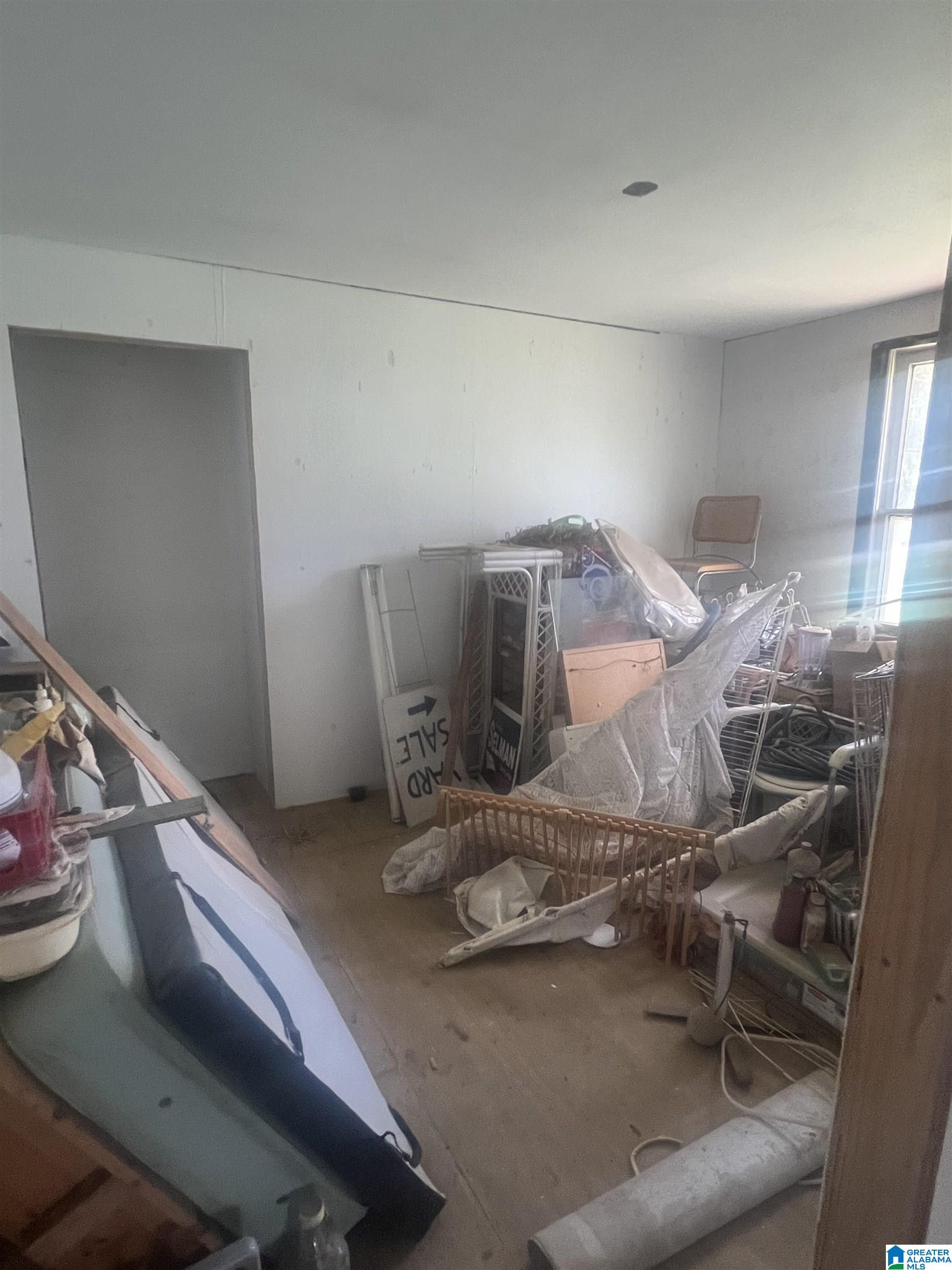 Homes for sale in Jasper, AL | 1007 10Th Street W, Jasper, AL 35501 | MLS# 21426509