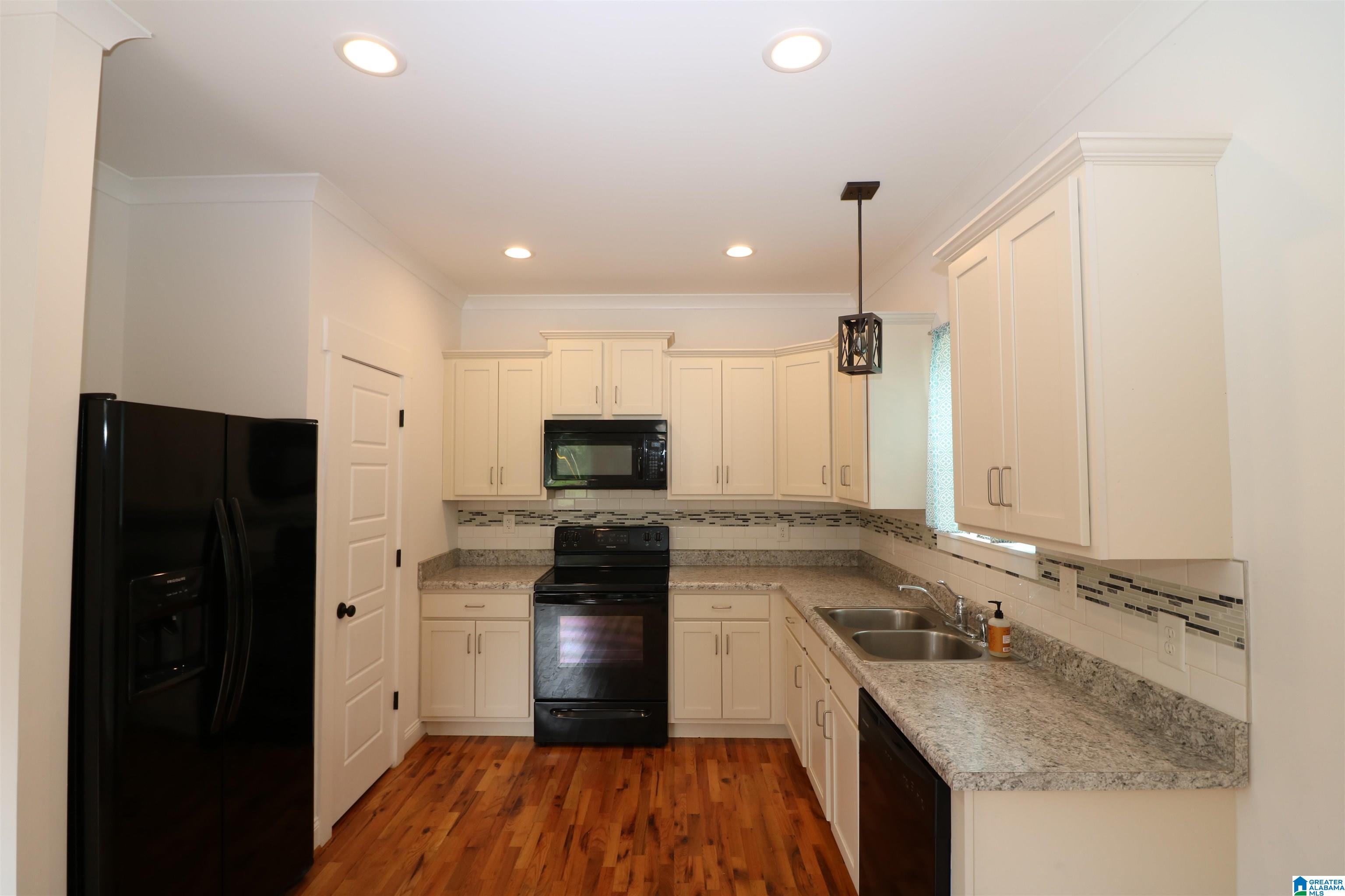 Homes for sale in Pell City, AL | 1010 1st Pl S, Pell City, AL 35125 | MLS# 21426715