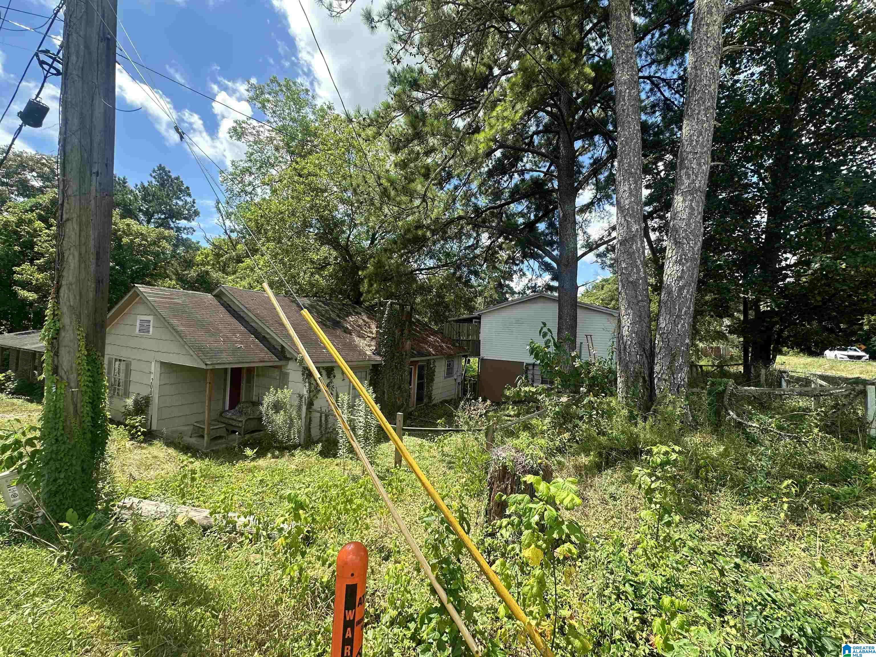 Homes for sale in Warrior, AL | 200 Montgomery Street, Warrior, AL 35180 | MLS# 21426743