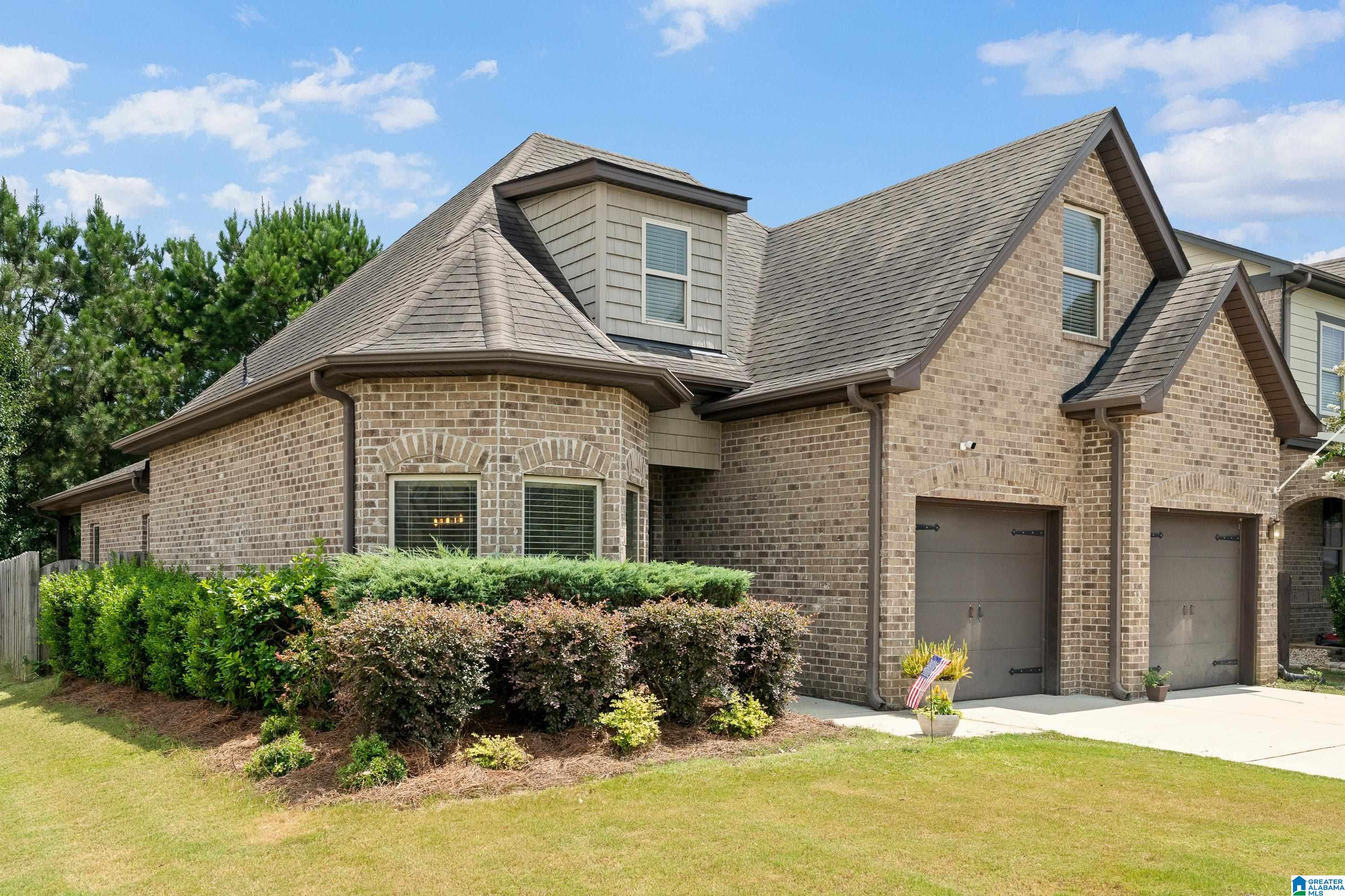 351 GLEN CROSS WAY