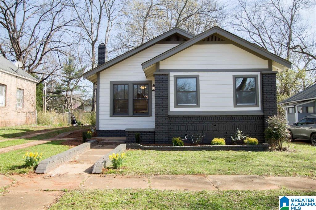 Homes for sale in Birmingham, AL | 1225 15Th Way Sw, Birmingham, AL 35211 | MLS# 21427228
