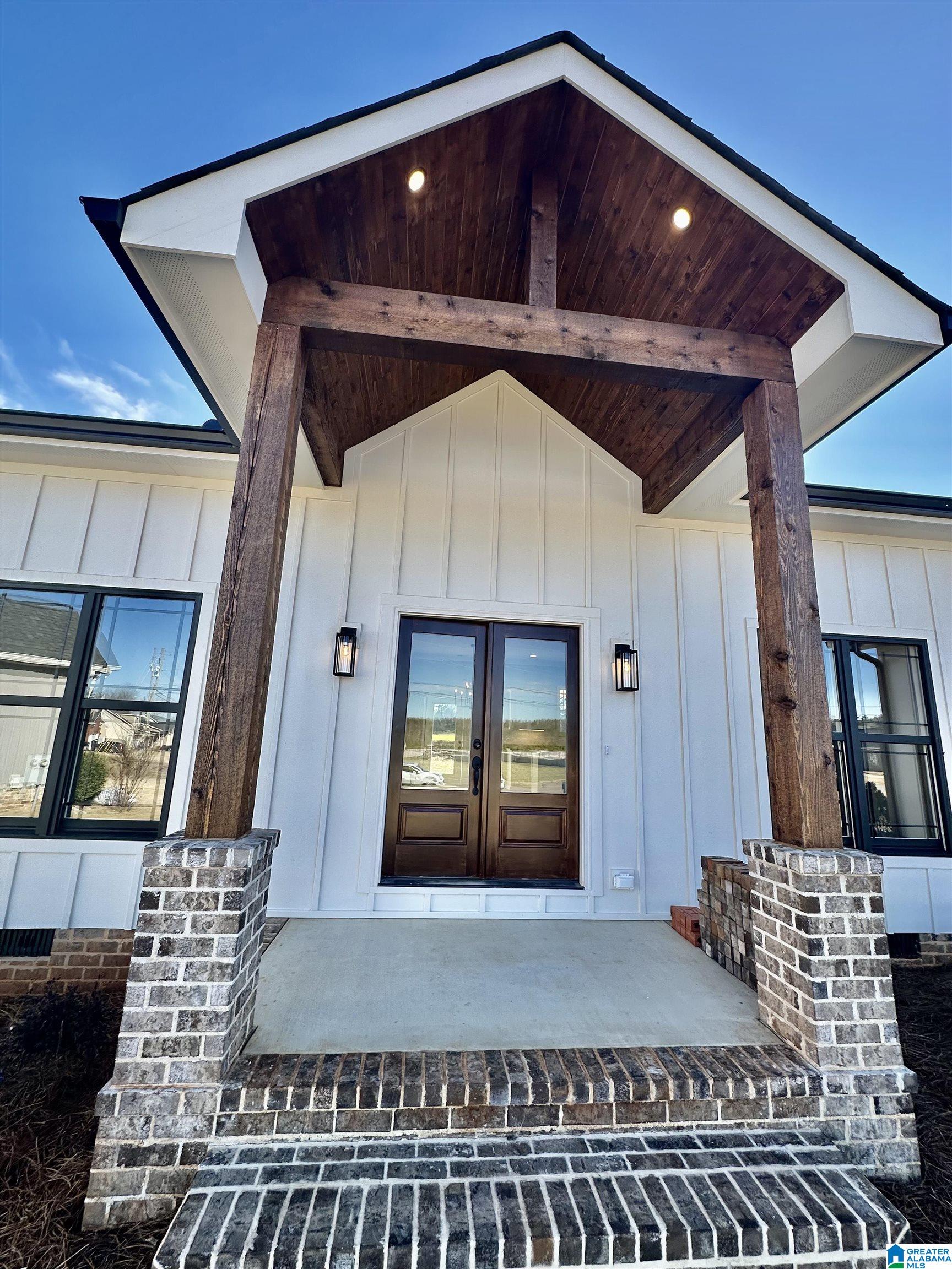 Homes for sale in Jacksonville, AL | 739 Waterford Way, Jacksonville, AL 36265 | MLS# 21427356