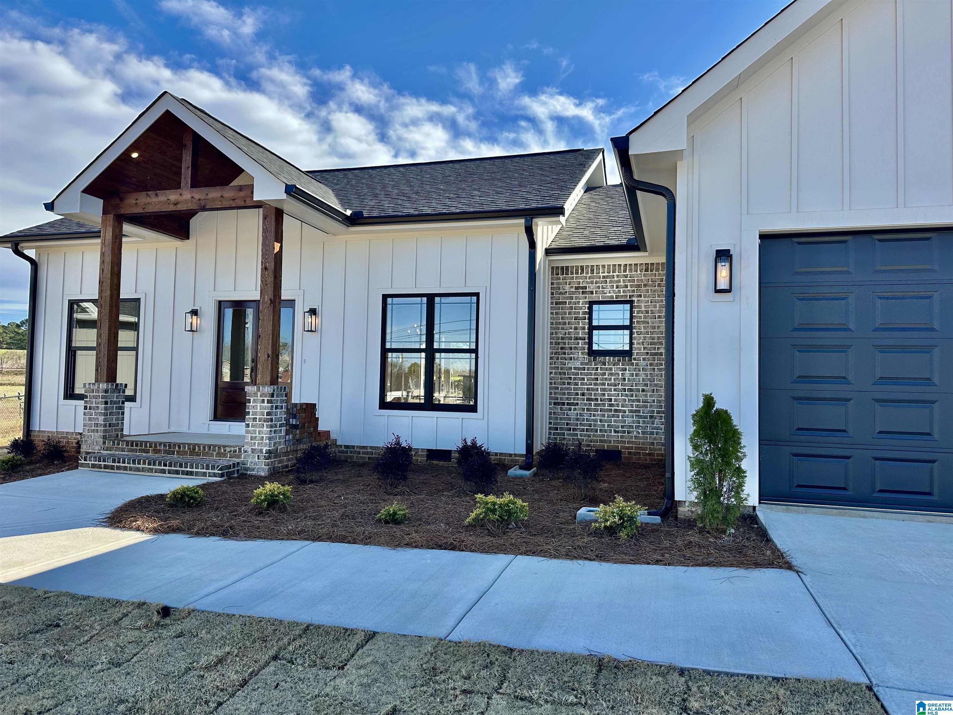 Homes for sale in Jacksonville, AL | 739 Waterford Way, Jacksonville, AL 36265 | MLS# 21427356