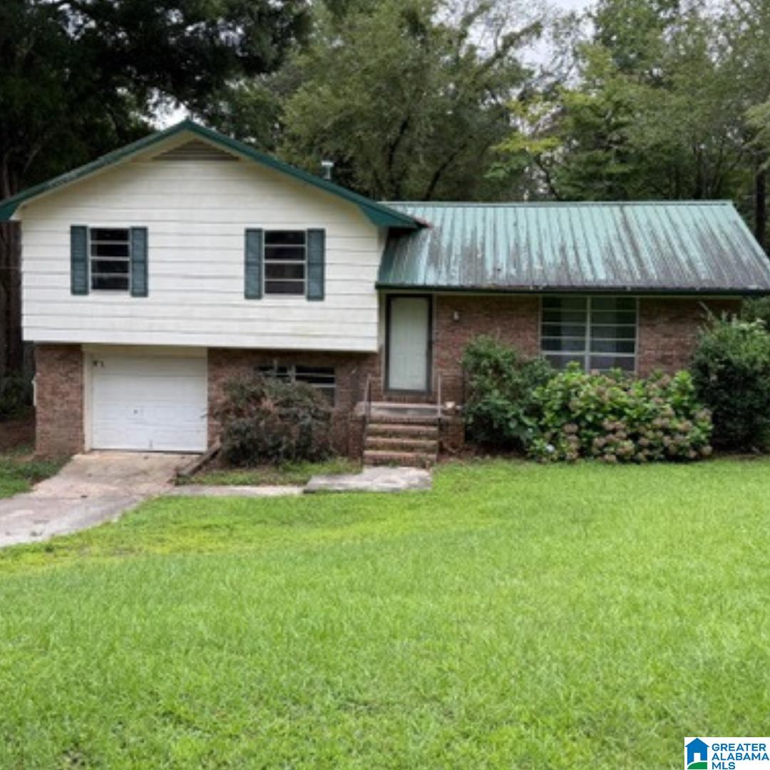 Homes for sale in Weaver, AL | 1018 Hillcrest Dr, Weaver, AL 36277 | MLS# 21427563