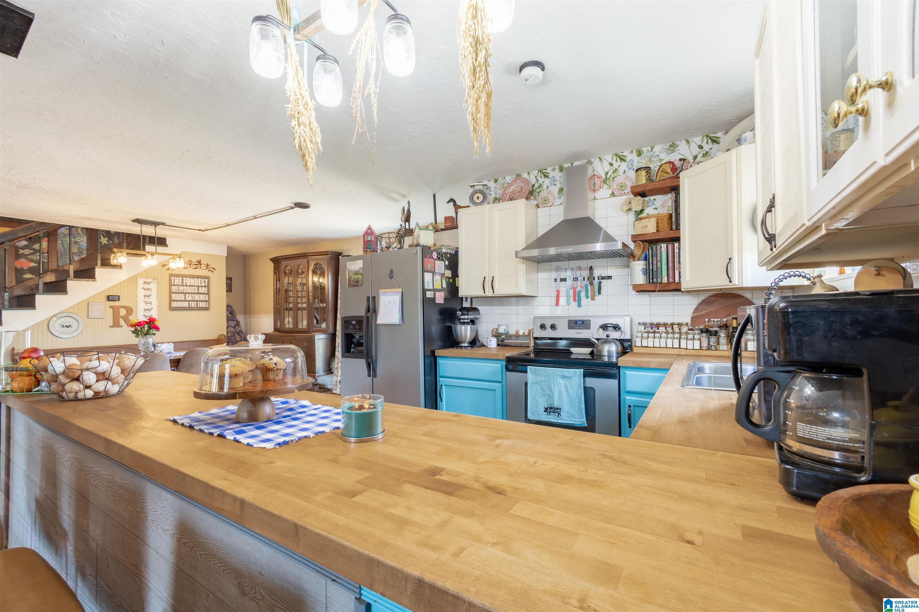 1689 County Road 864