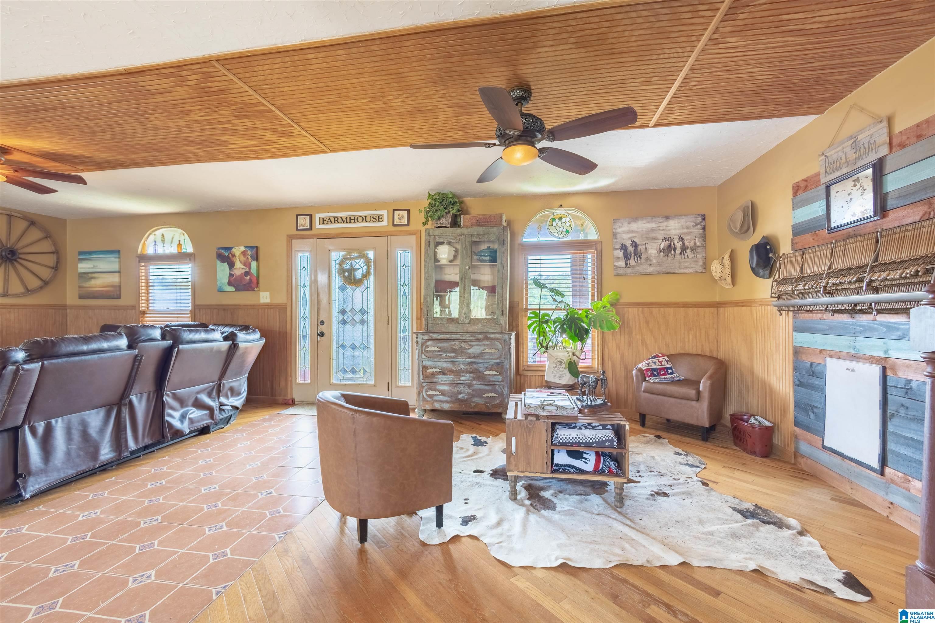 1689 County Road 864