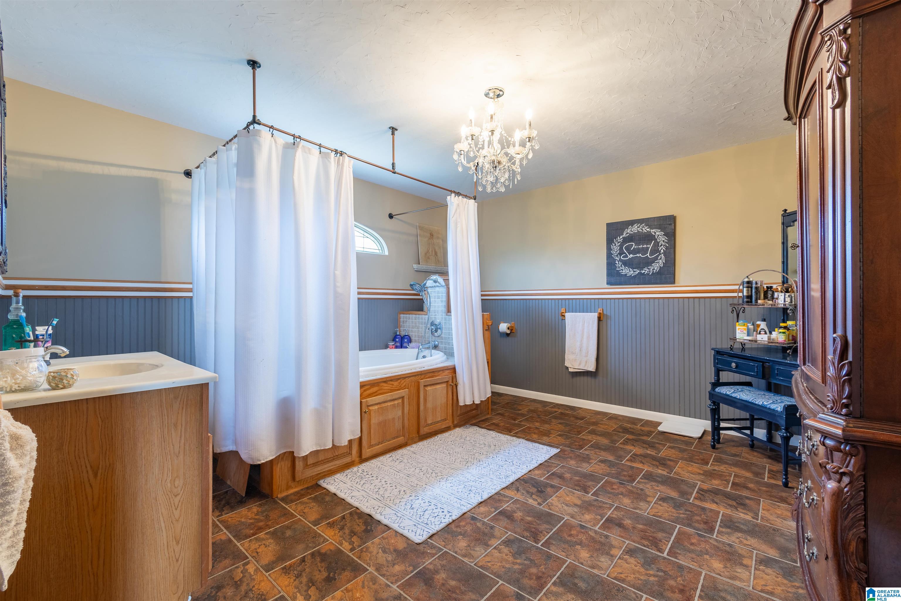 1689 County Road 864