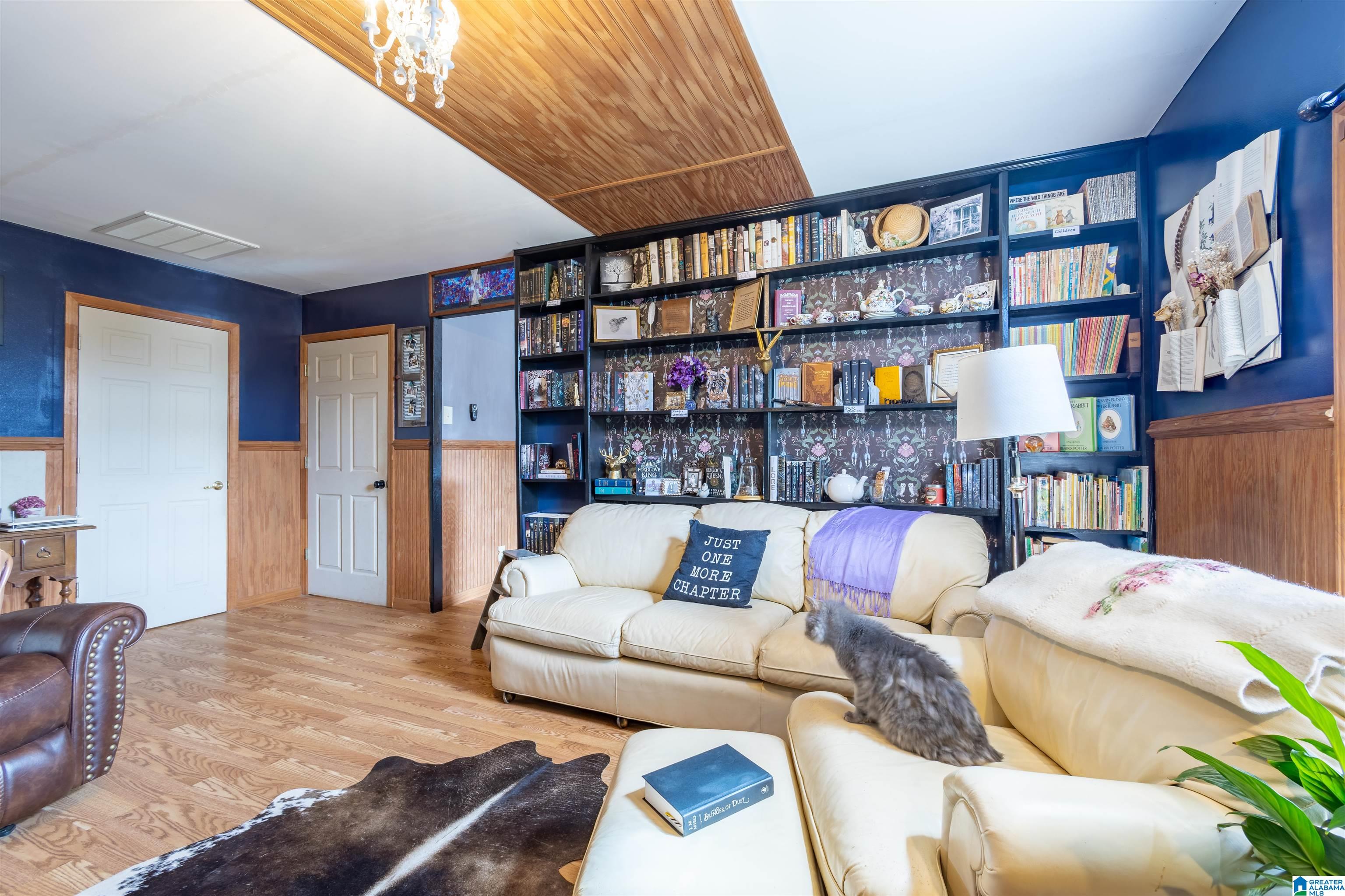 1689 County Road 864