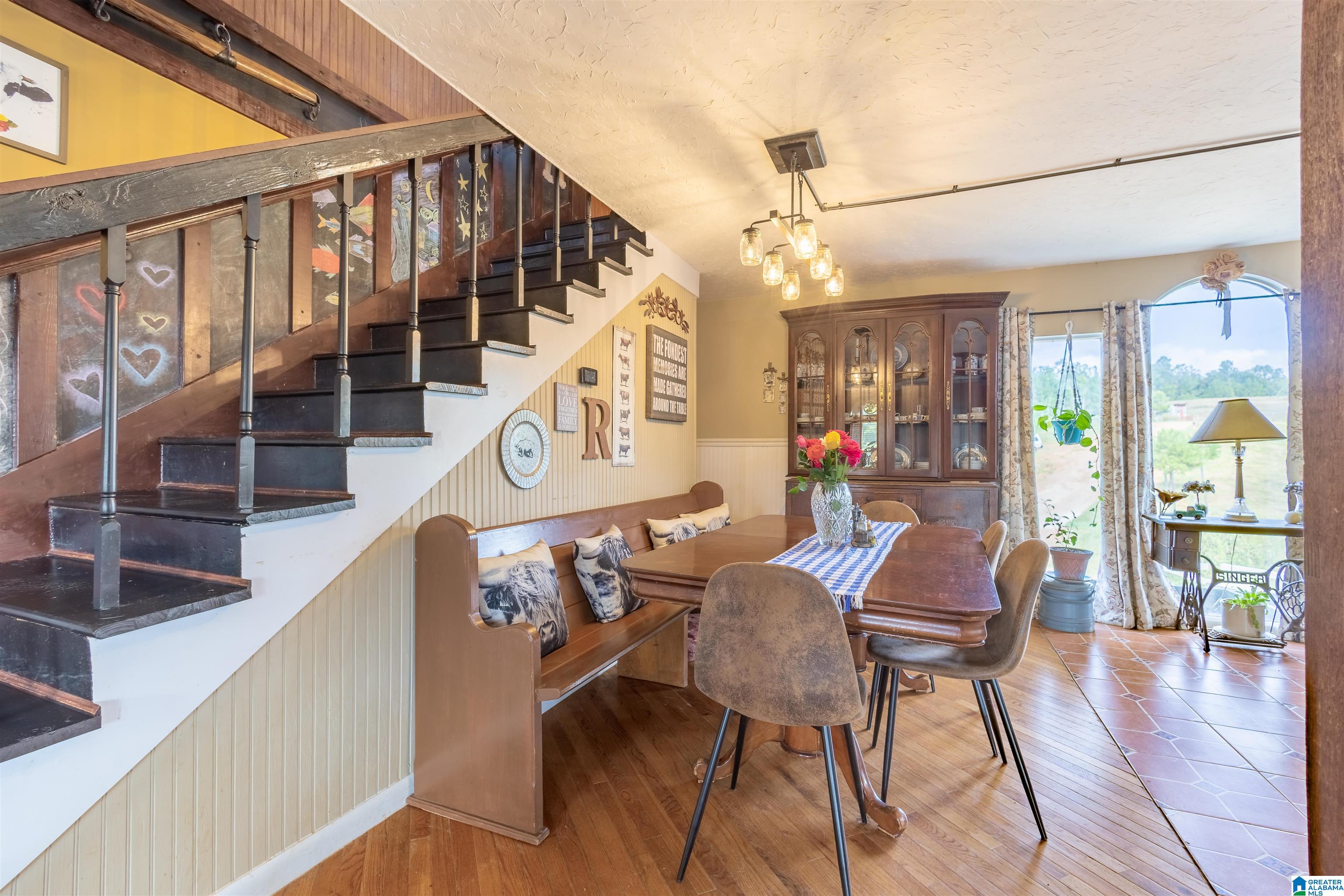 1689 County Road 864