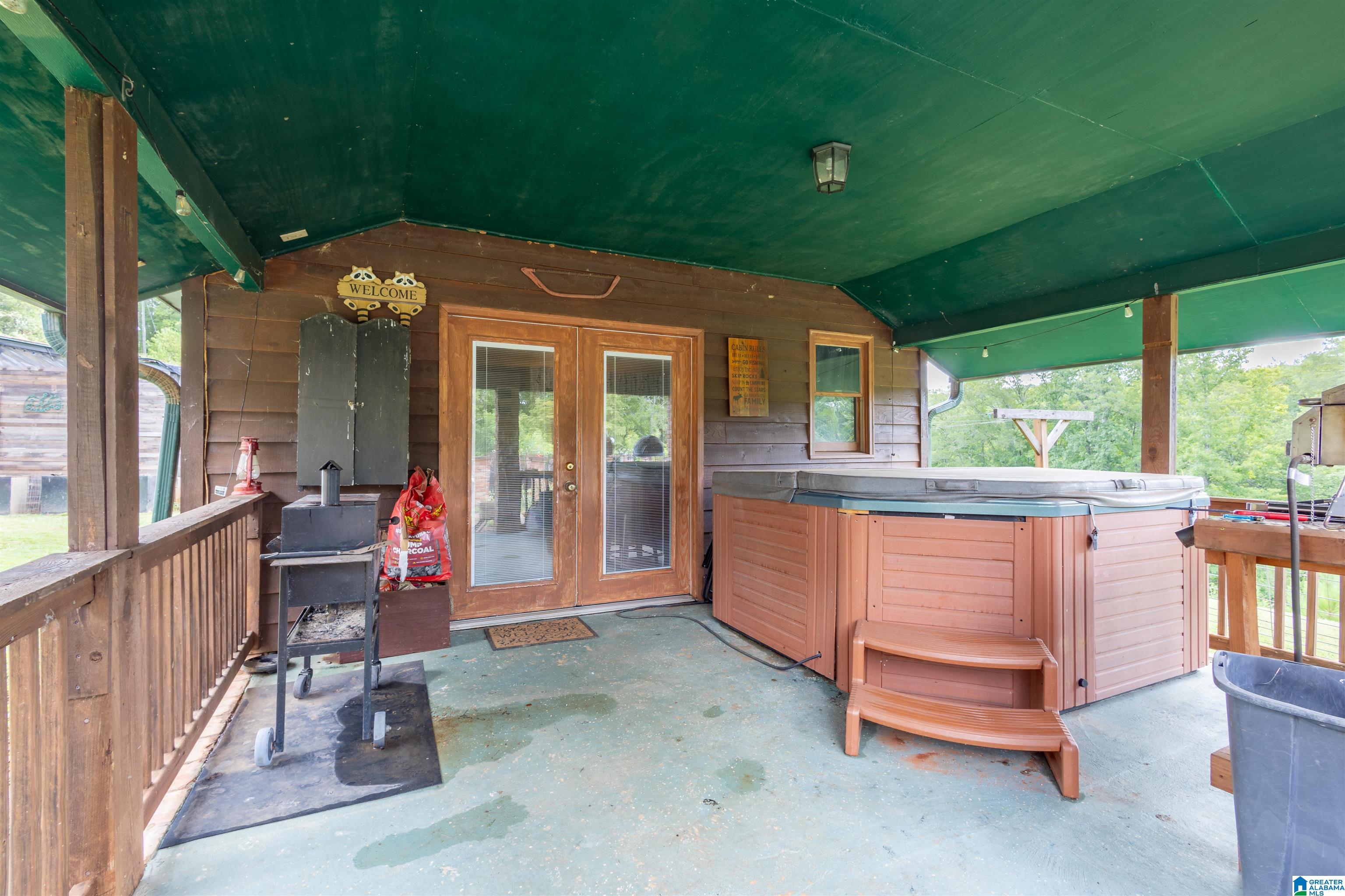 1689 County Road 864