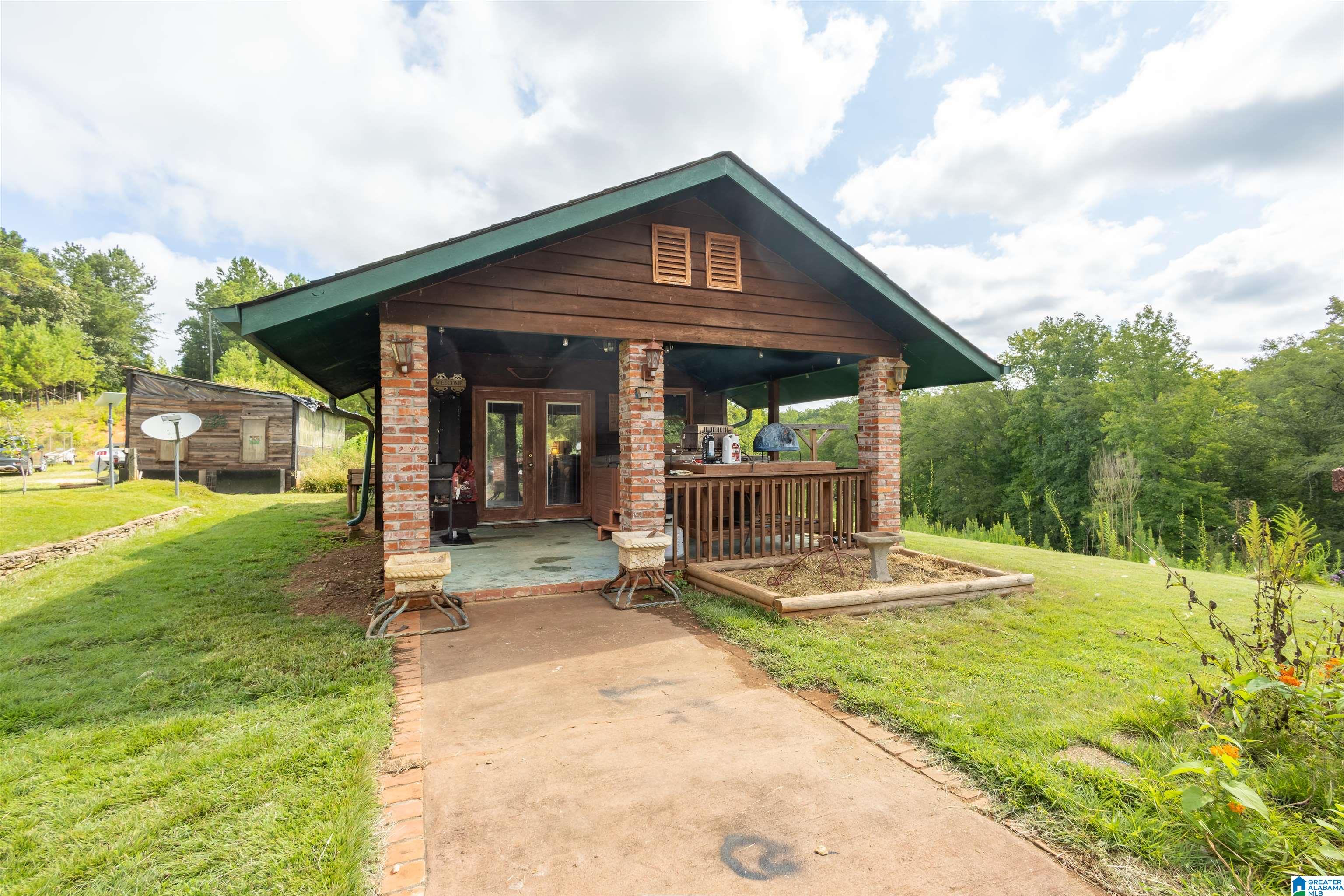 1689 County Road 864