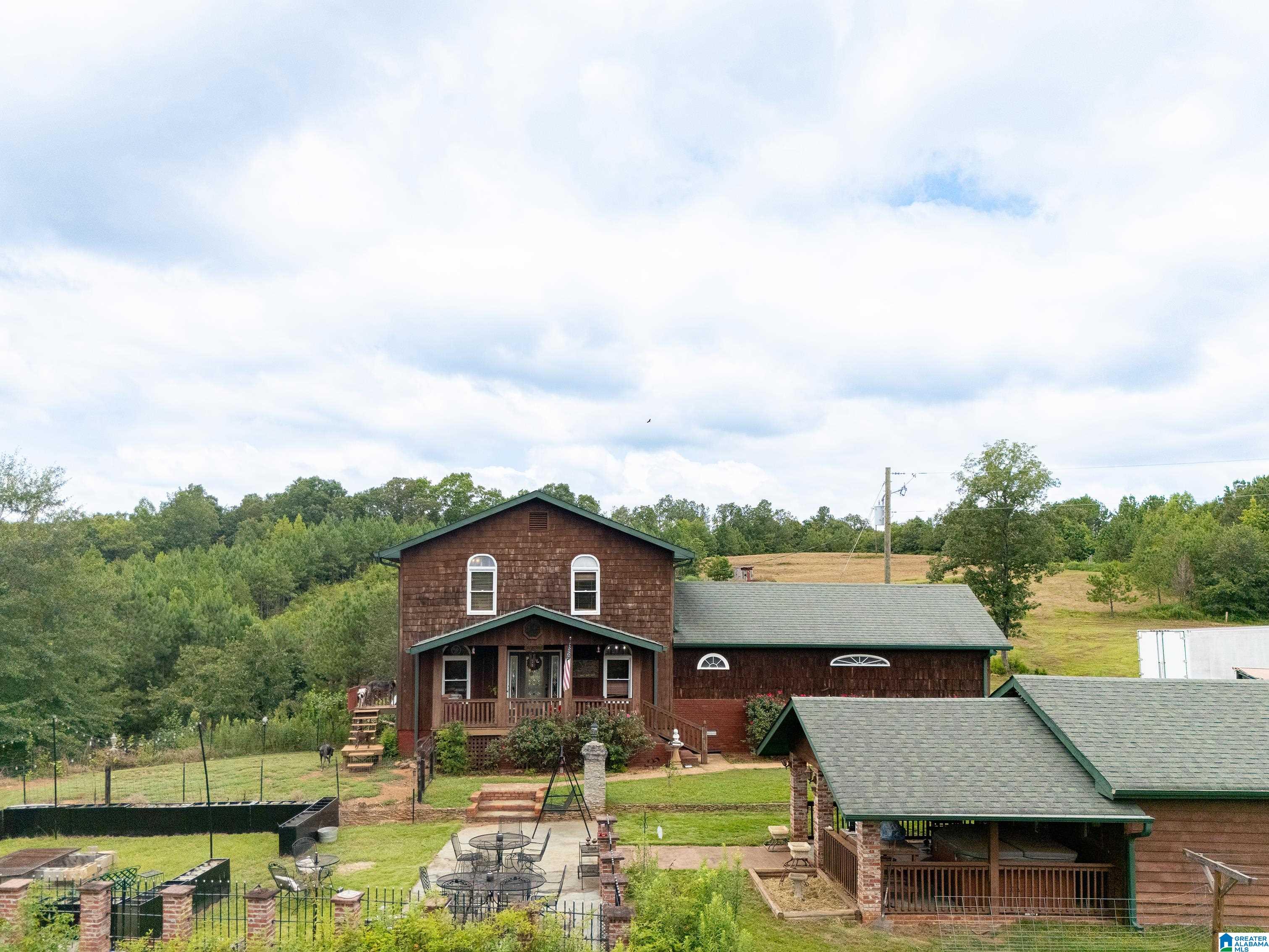 1689 County Road 864