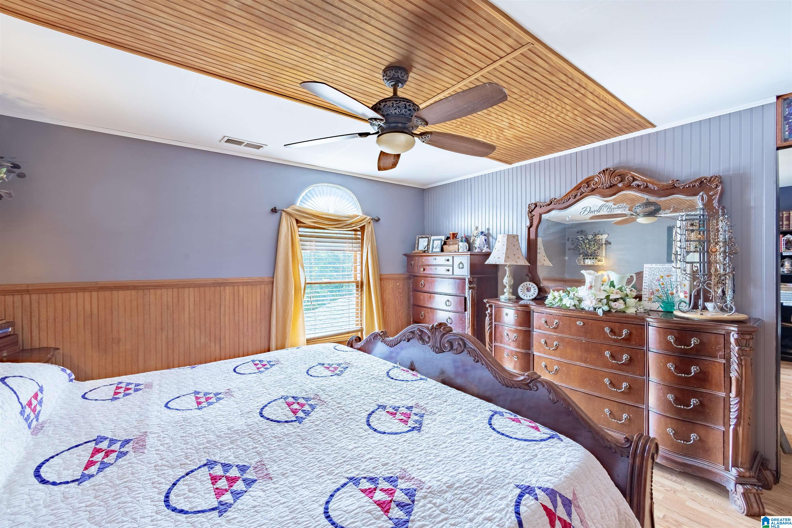 1689 County Road 864