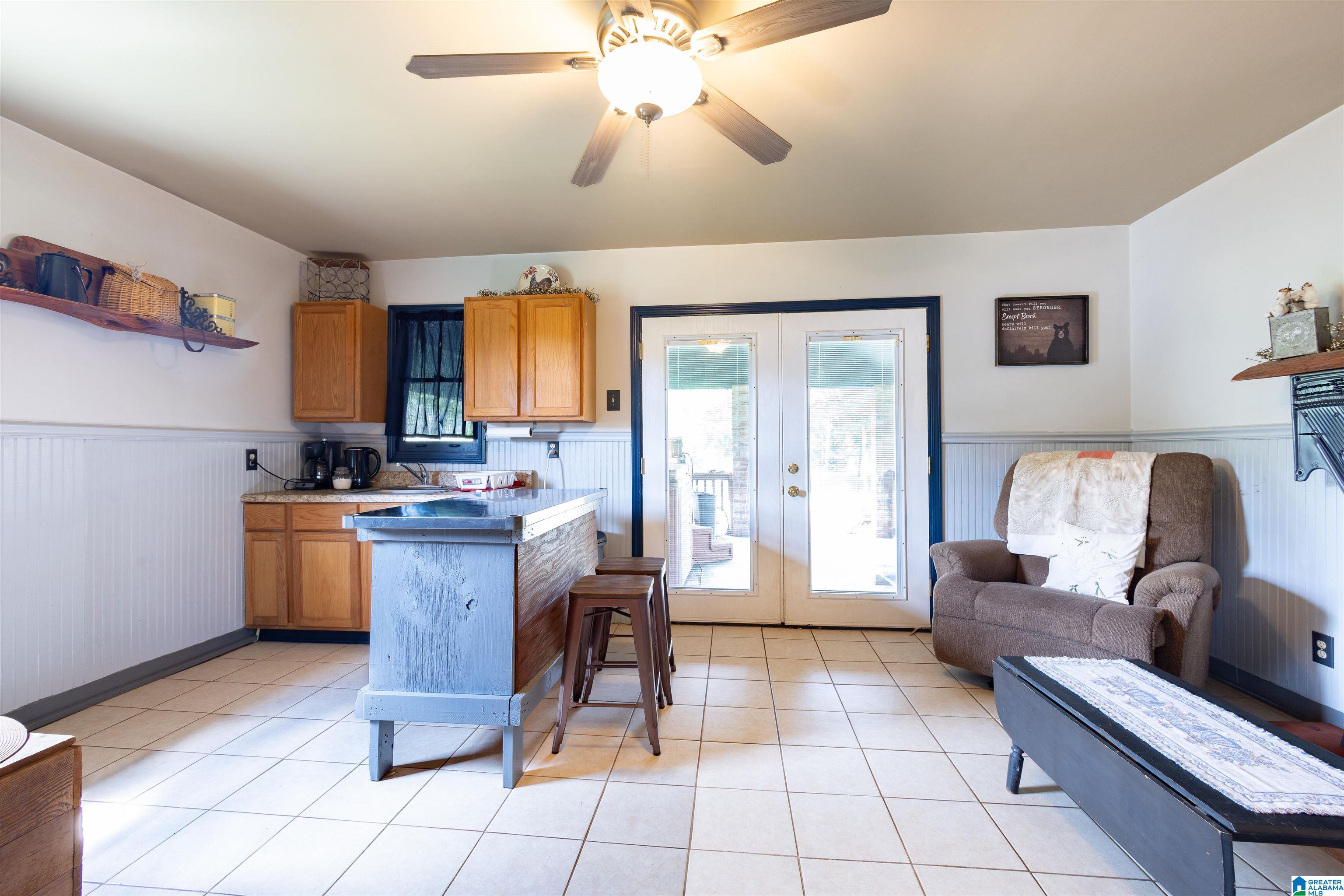 1689 County Road 864