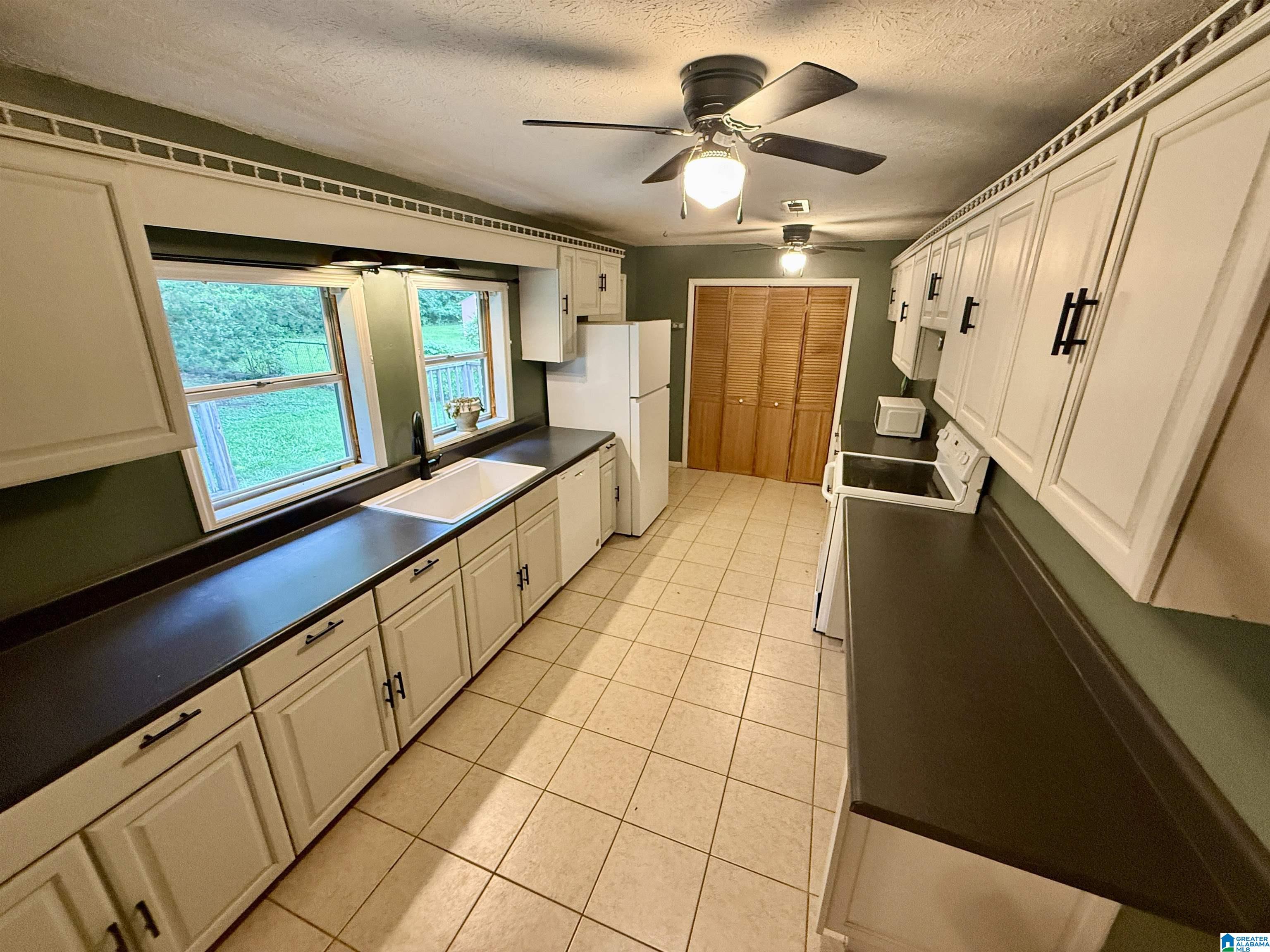 Homes for sale in Jacksonville, AL | 37 Apple Street, Jacksonville, AL 36265 | MLS# 21427941