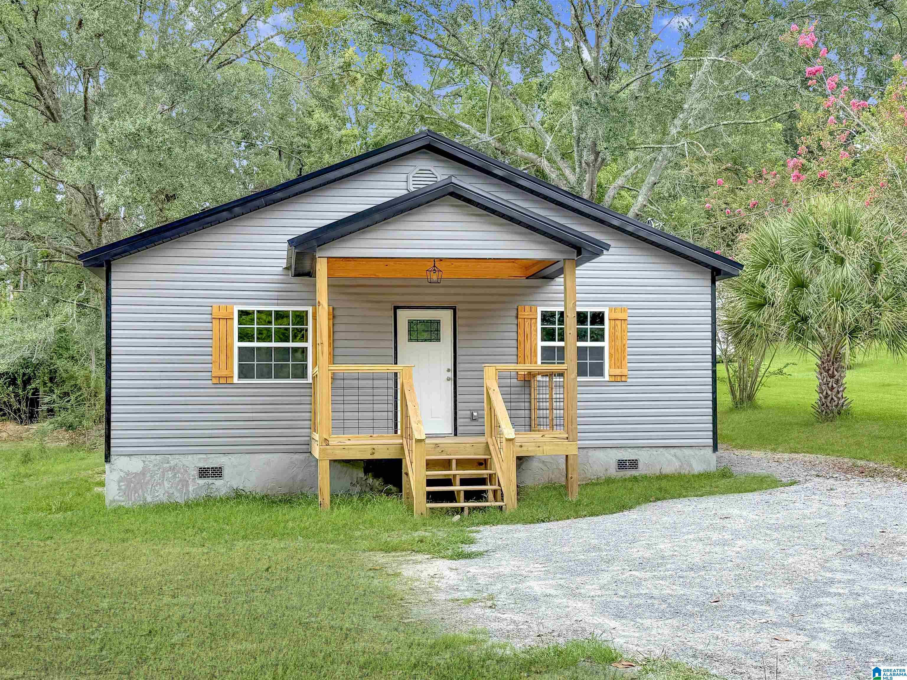 Homes for sale in West Blocton, AL | 465 Primitive Ridge Road, West Blocton, AL 35184 | MLS# 21427957