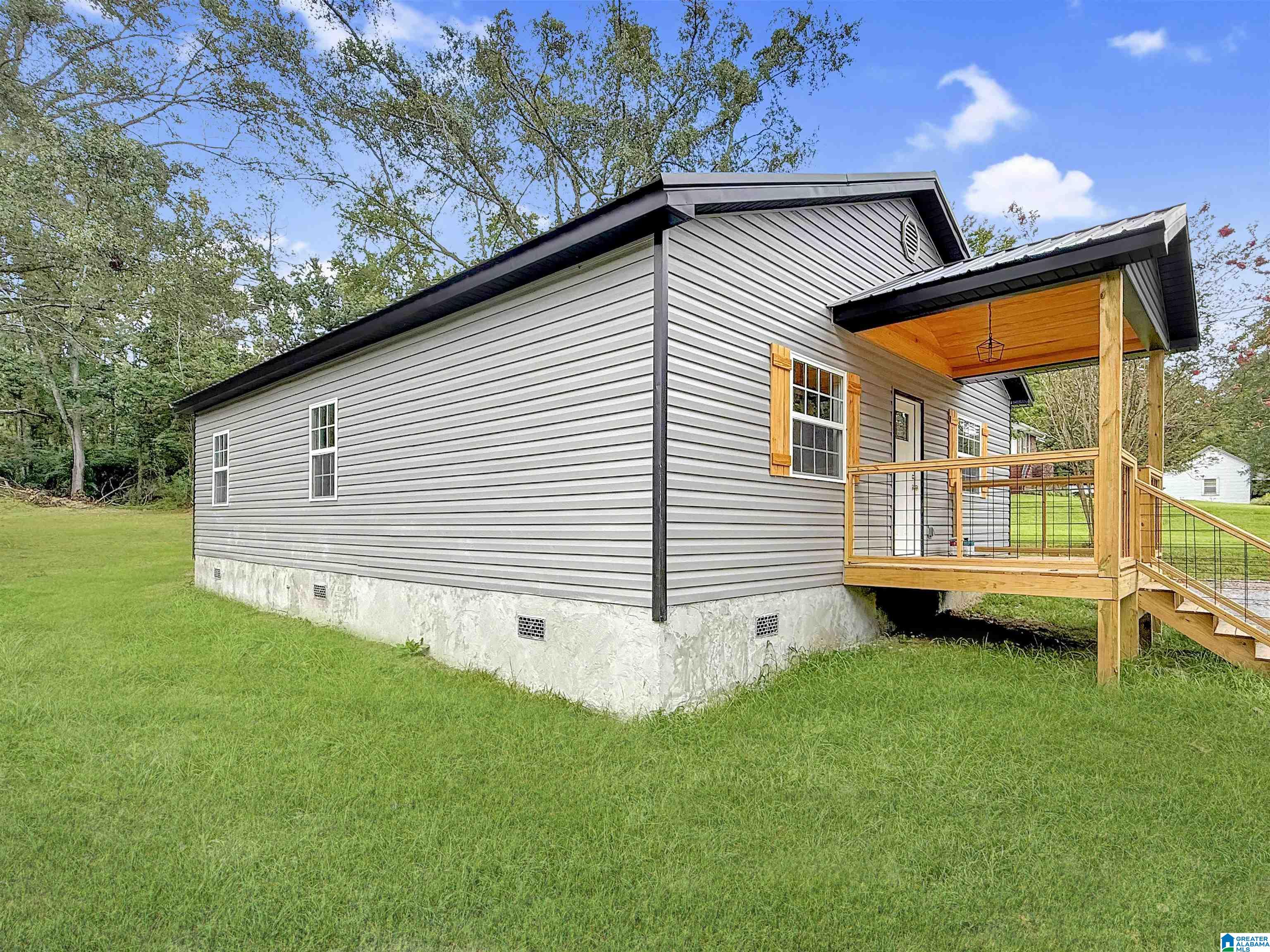 Homes for sale in West Blocton, AL | 465 Primitive Ridge Road, West Blocton, AL 35184 | MLS# 21427957