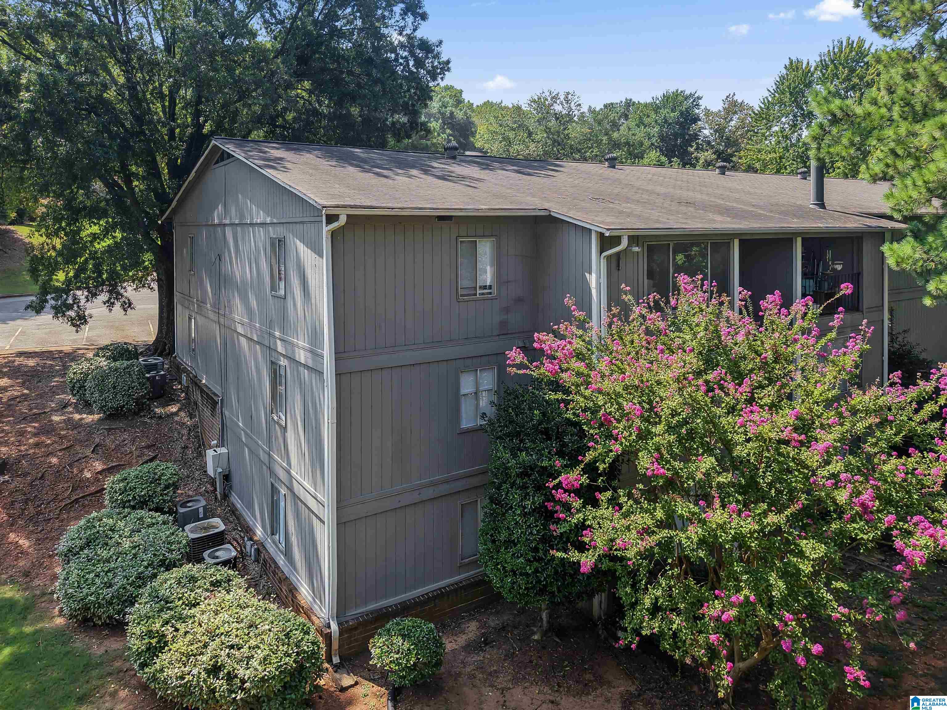 Homes for sale in Birmingham, AL | 400 Skyview Dr #H, Birmingham, AL 35209 | MLS# 21428142
