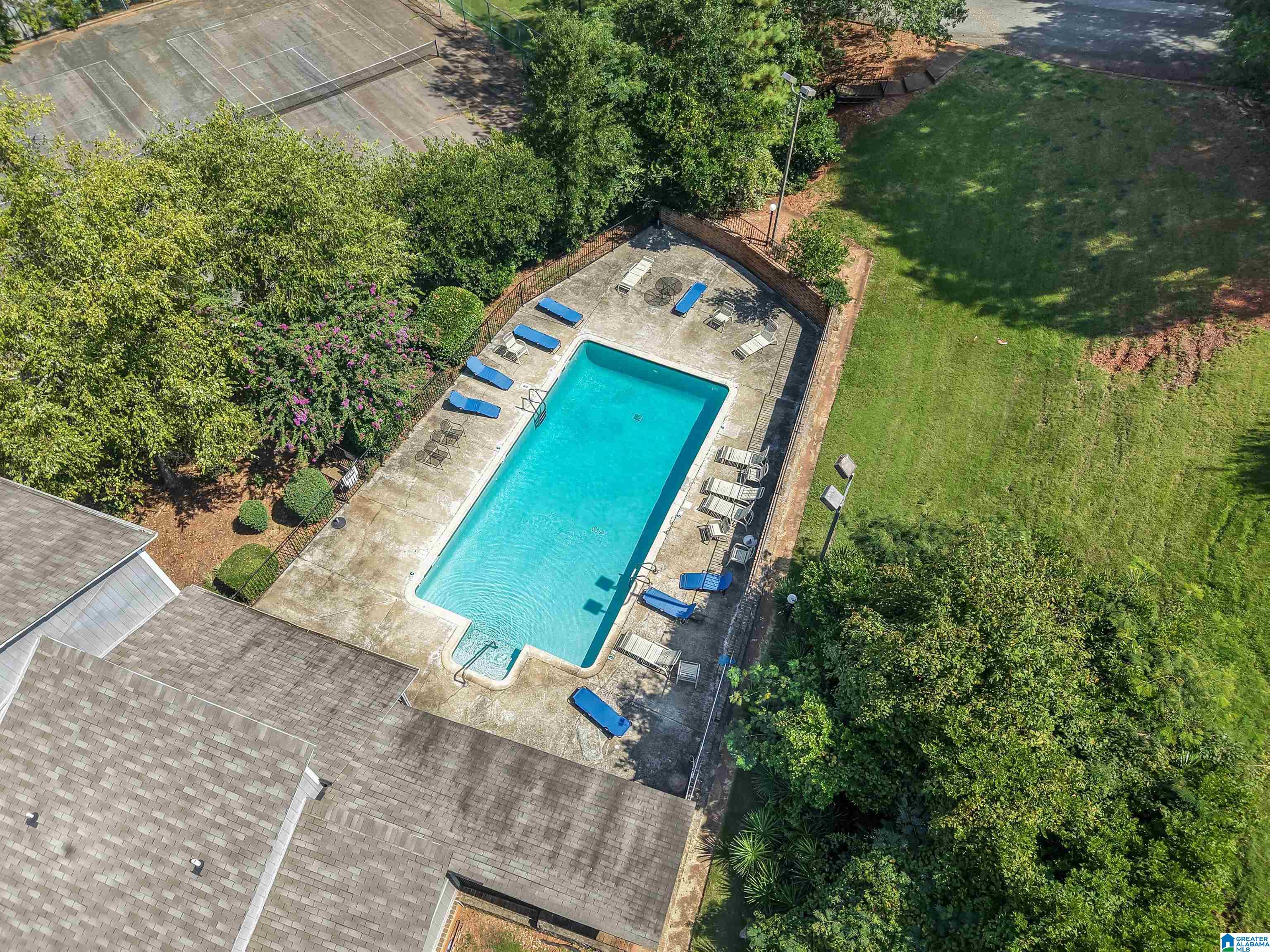 Homes for sale in Birmingham, AL | 400 Skyview Dr #H, Birmingham, AL 35209 | MLS# 21428142