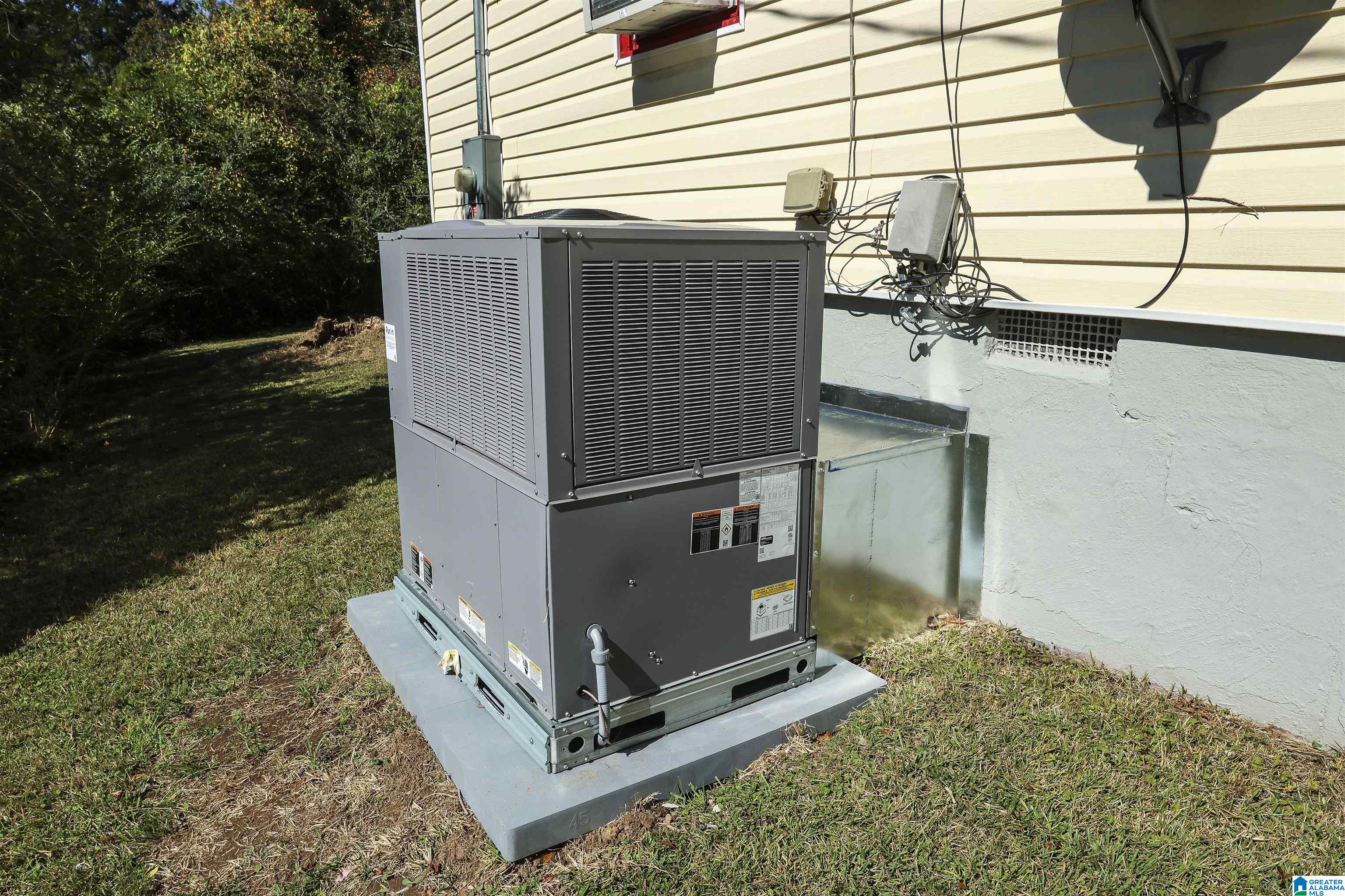 Homes for sale in Weaver, AL | 704 Olga Ann Dr, Weaver, AL 36277 | MLS# 21428228