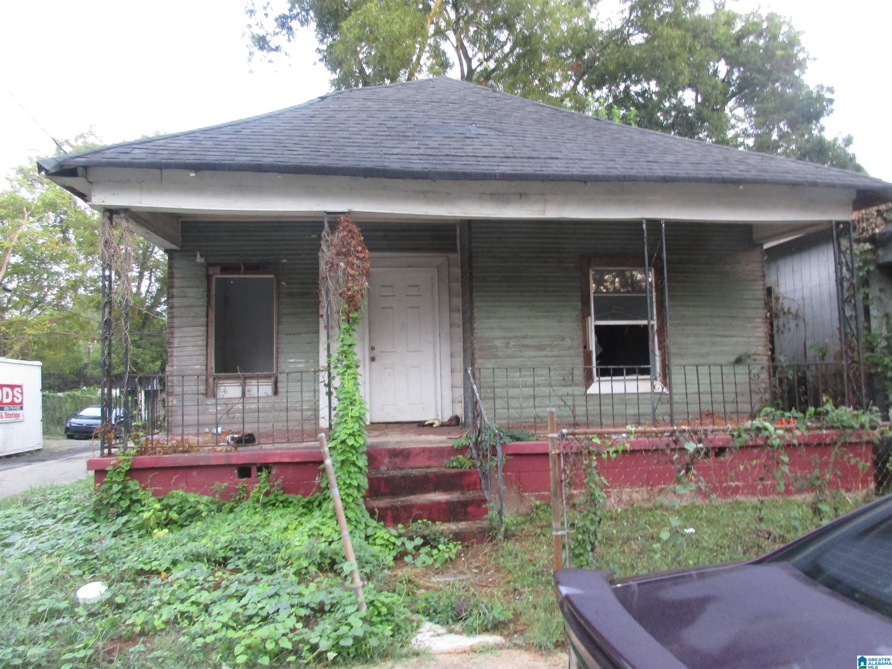 Homes for sale in Birmingham, AL | 820 19th Street Sw, Birmingham, AL 35211 | MLS# 21428323