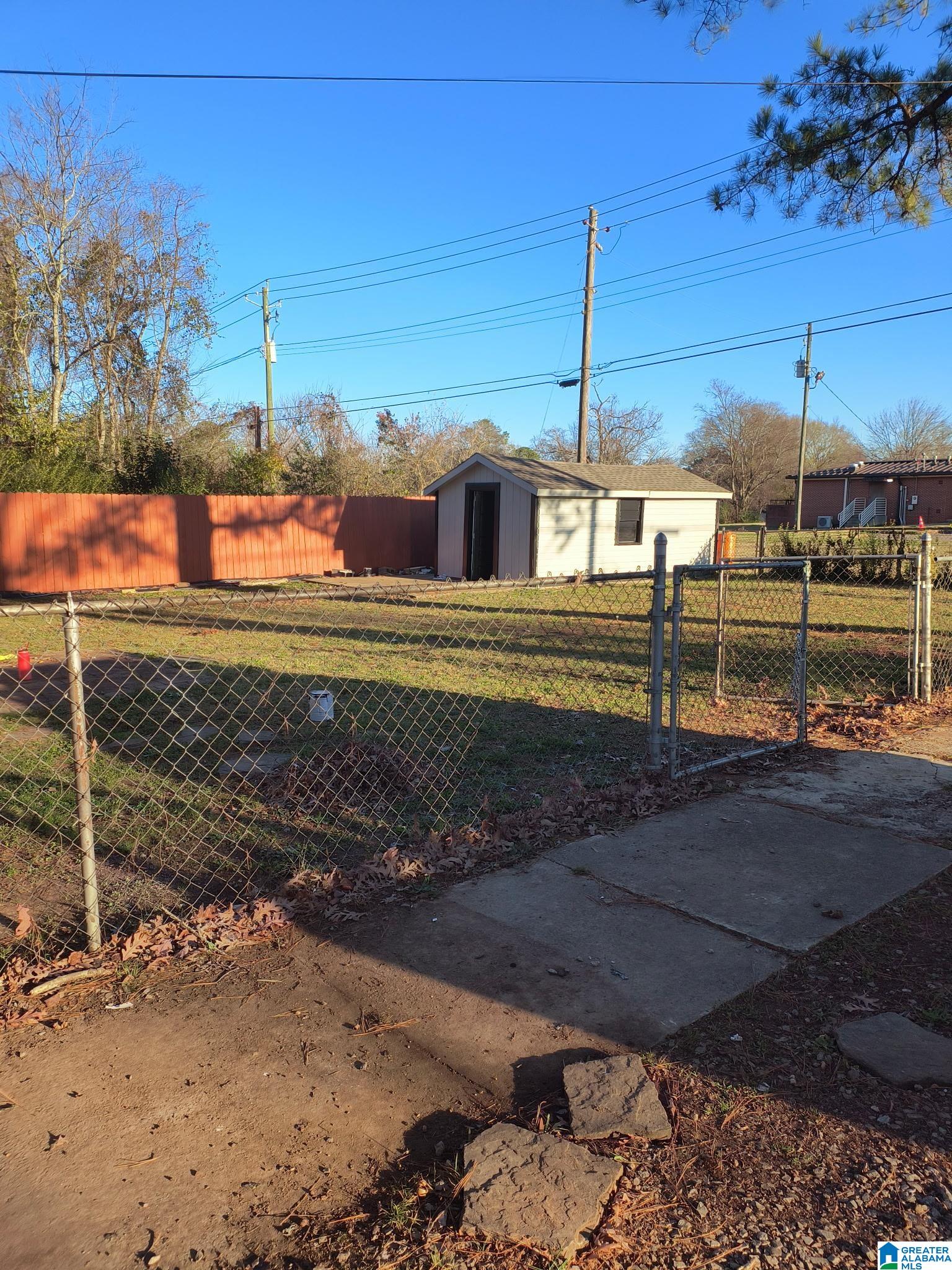 Homes for sale in Midfield, AL | 158 Woodward Road, Midfield, AL 35228 | MLS# 21428342