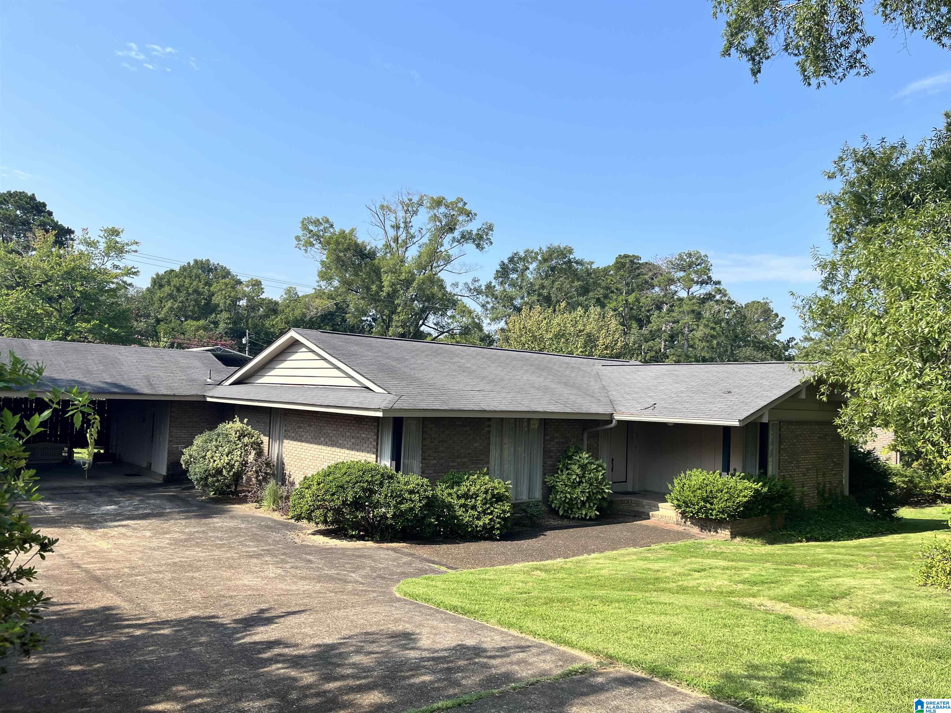 908 HERITAGE DRIVE