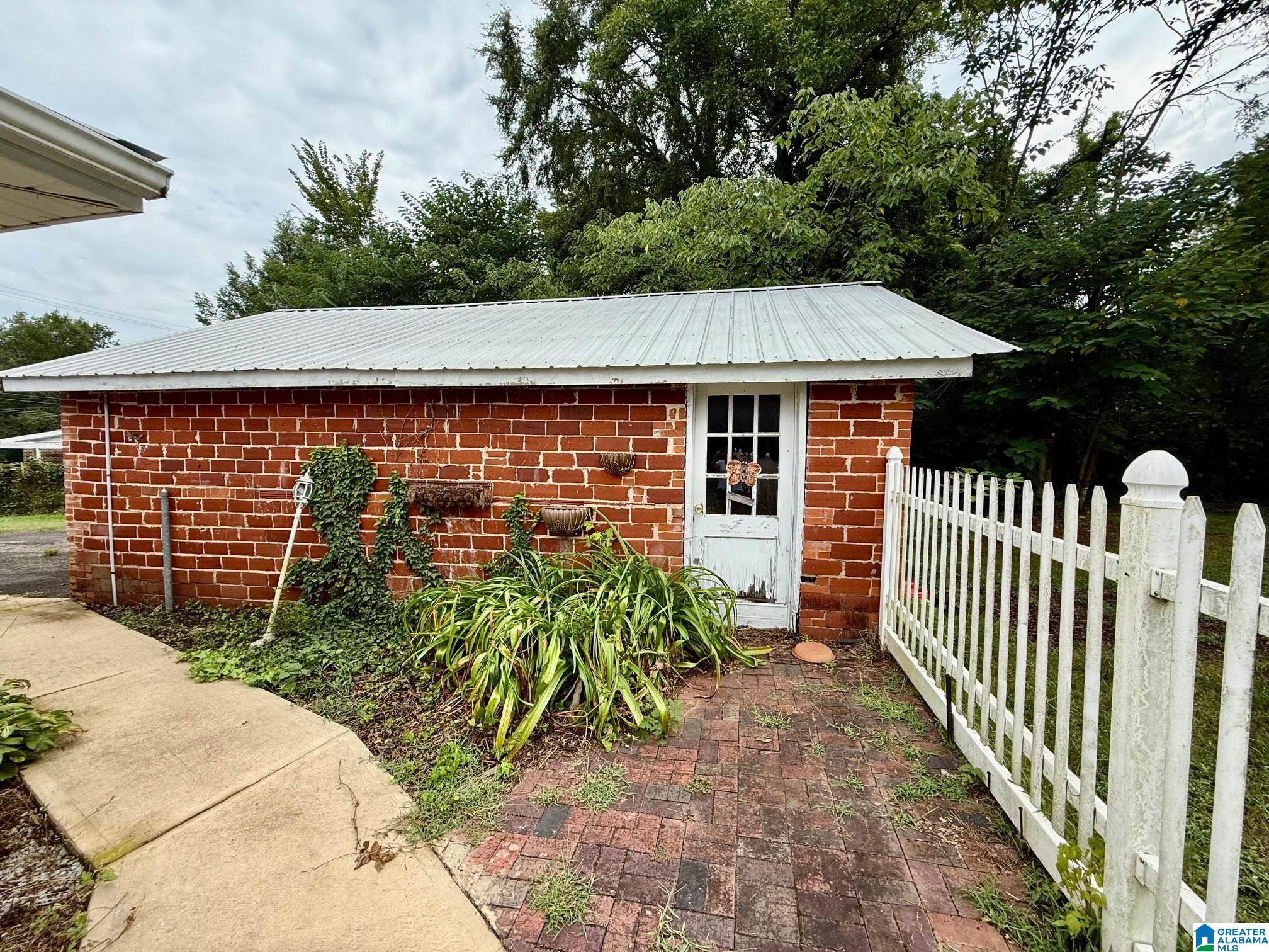 Homes for sale in Leeds, AL | 1282 Ashville Road, Leeds, AL 35094 | MLS# 21428826