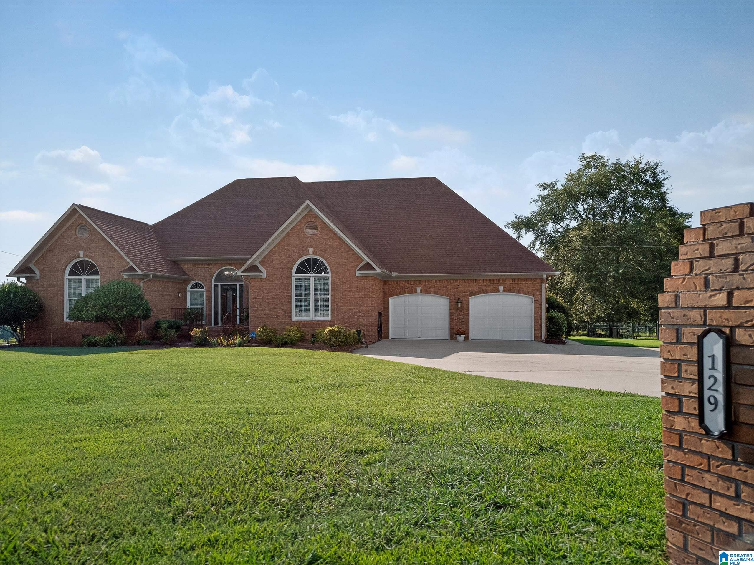 Homes for sale in Gadsden, AL | 129 Wilson Circle, Gadsden, AL 35901 | MLS# 21429001