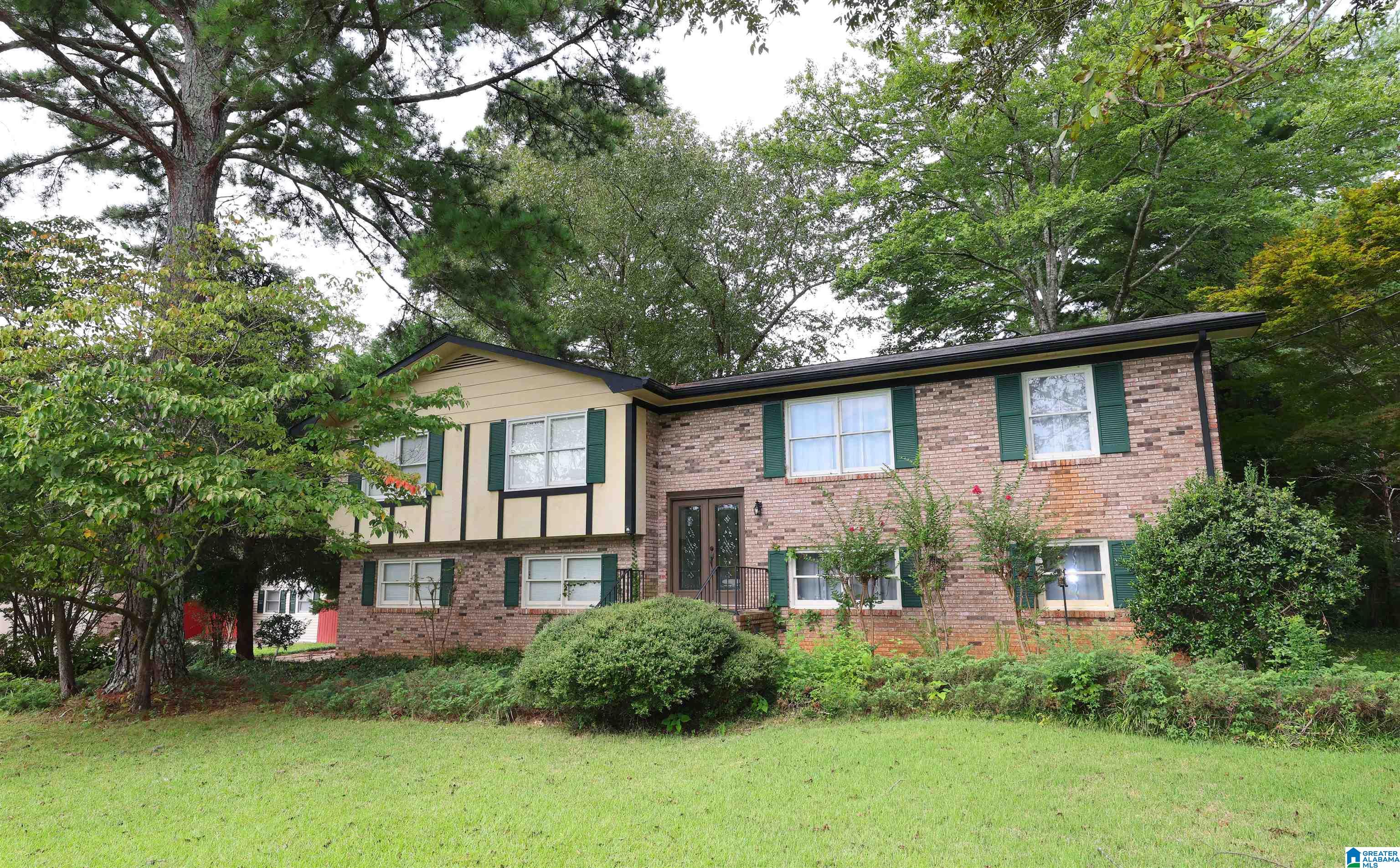 1012 VALLEY CREEK DRIVE