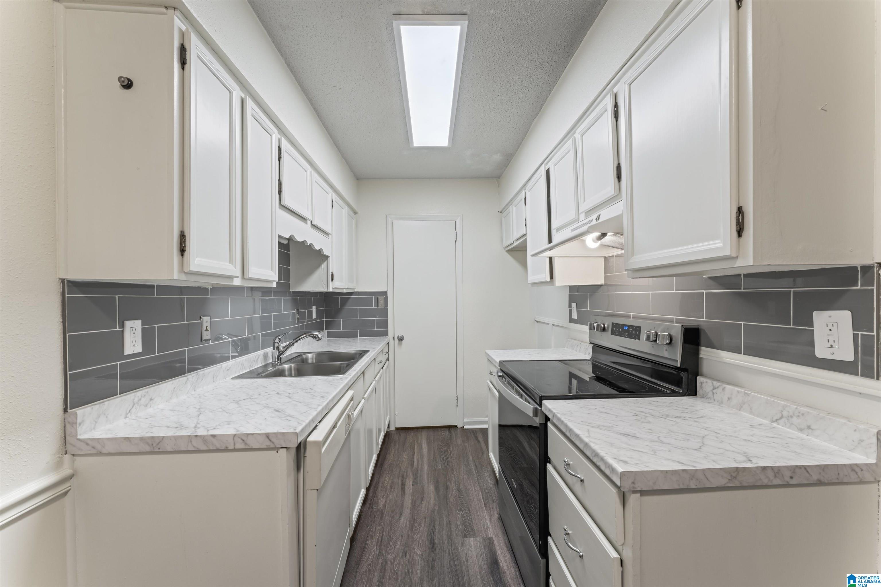 Homes for sale in Hoover, AL | 1701 Patton Creek Lane #1701, Hoover, AL 35226 | MLS# 21429022