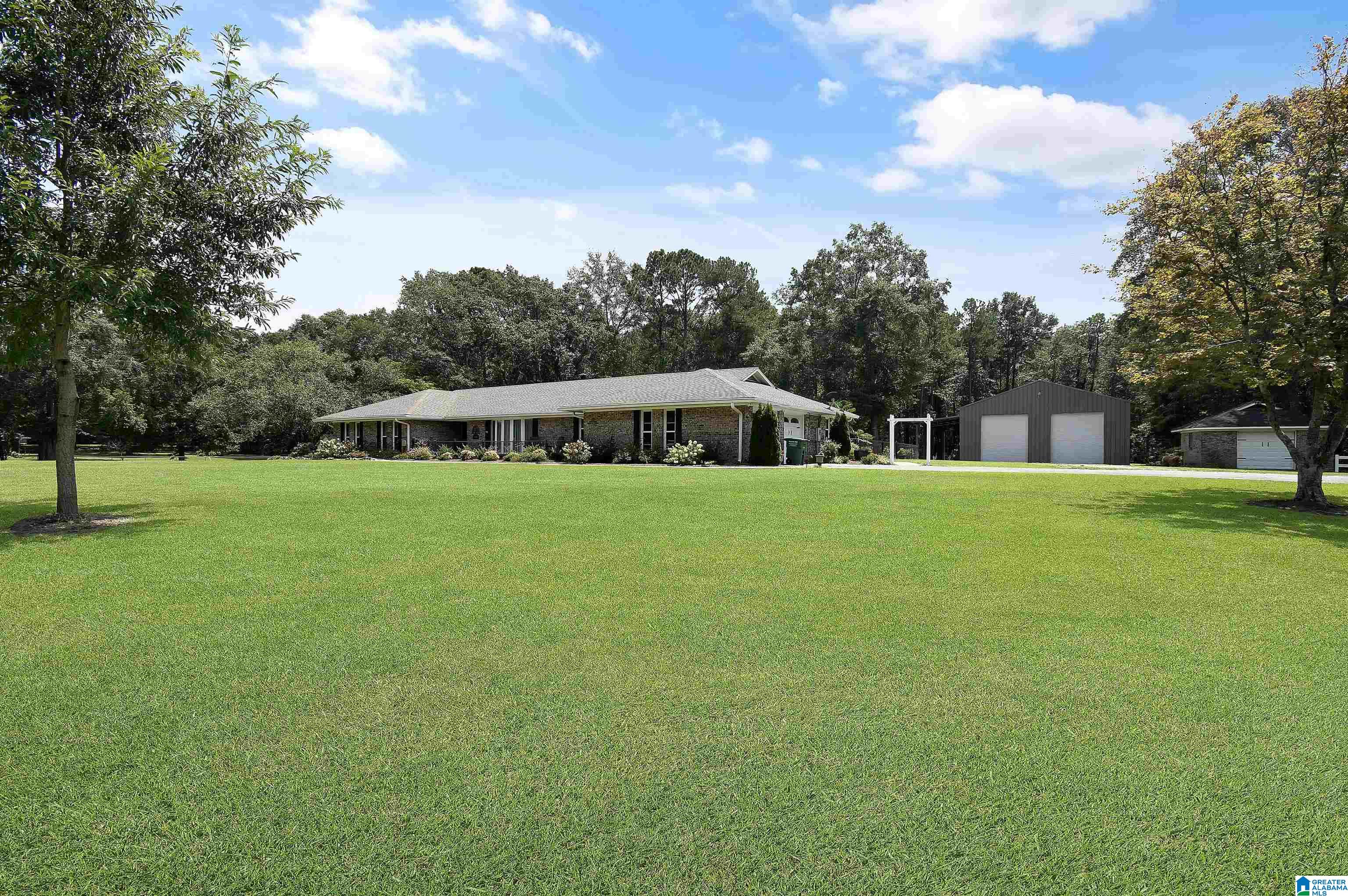 Homes for sale in Jemison, AL | 130 Pineview Dr, Jemison, AL 35085 | MLS# 21429283