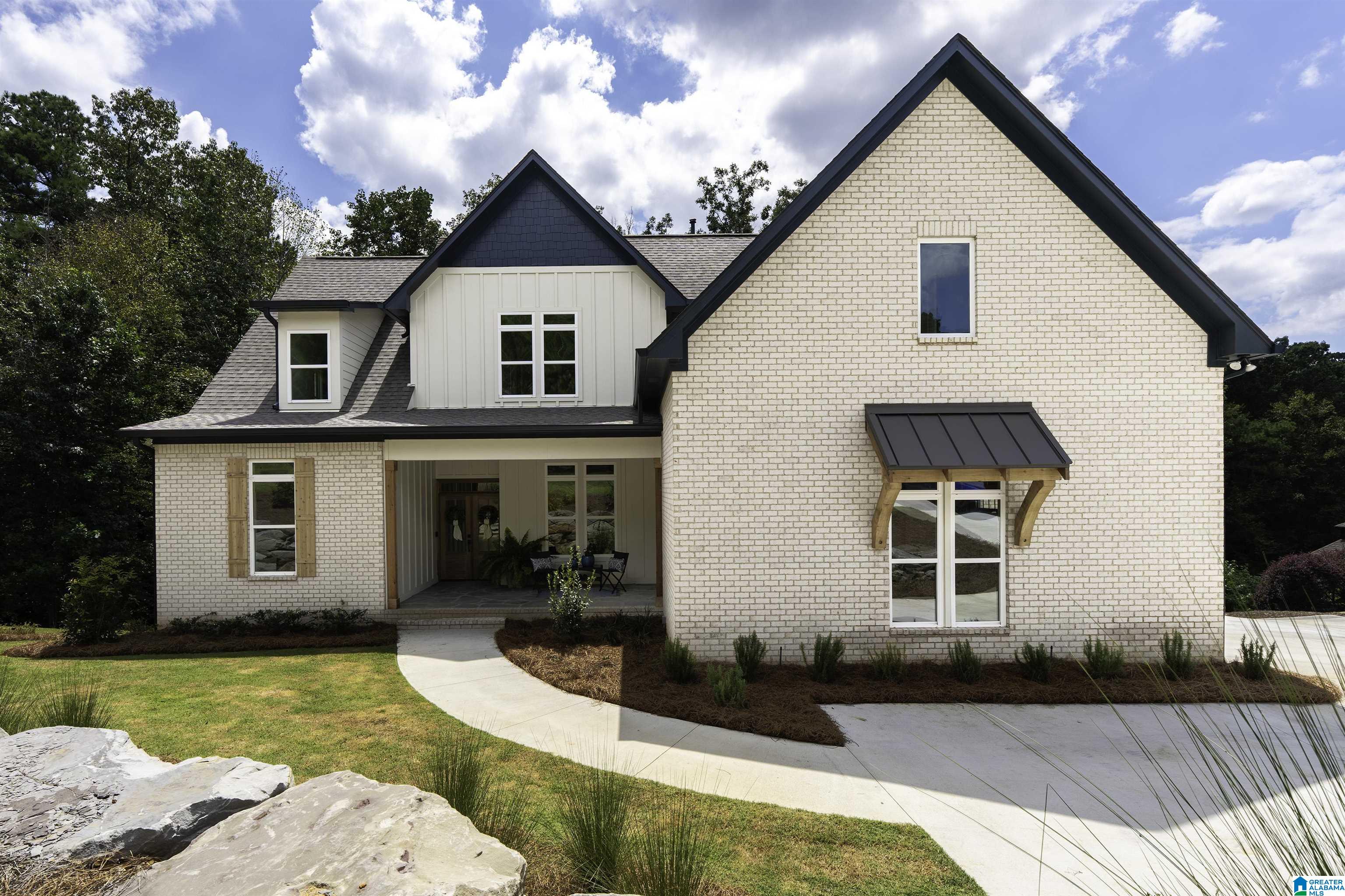 704 SAINT ANDREWS LANE