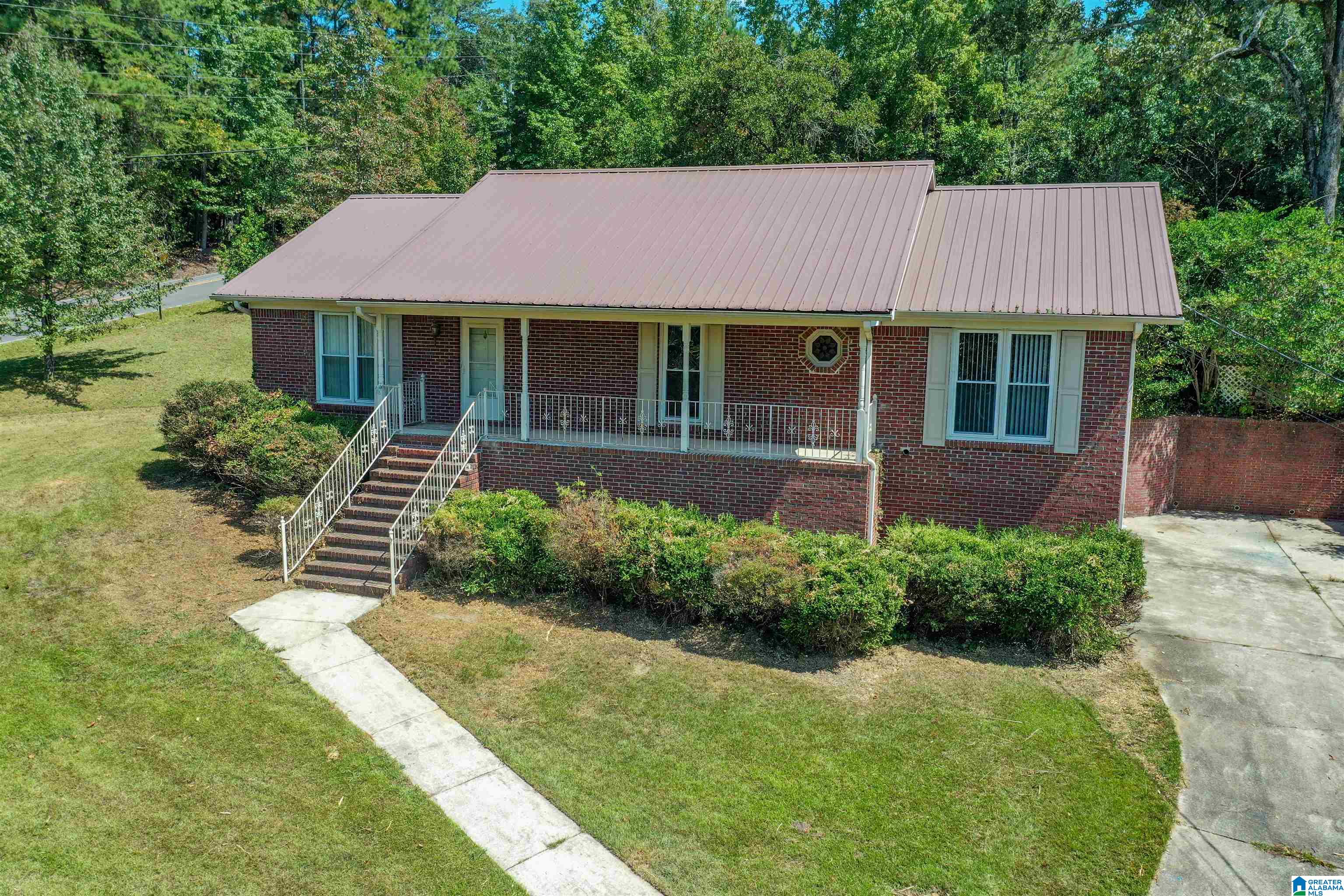 1901 LAKESIDE DRIVE